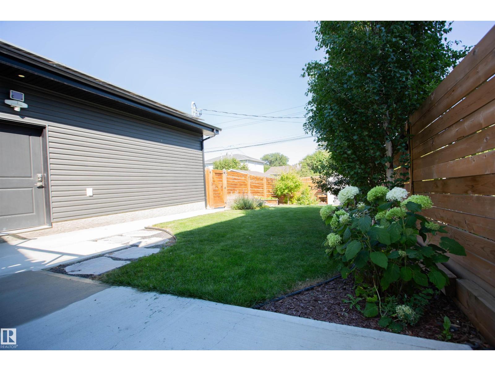 10611 146 ST NW NW - 47