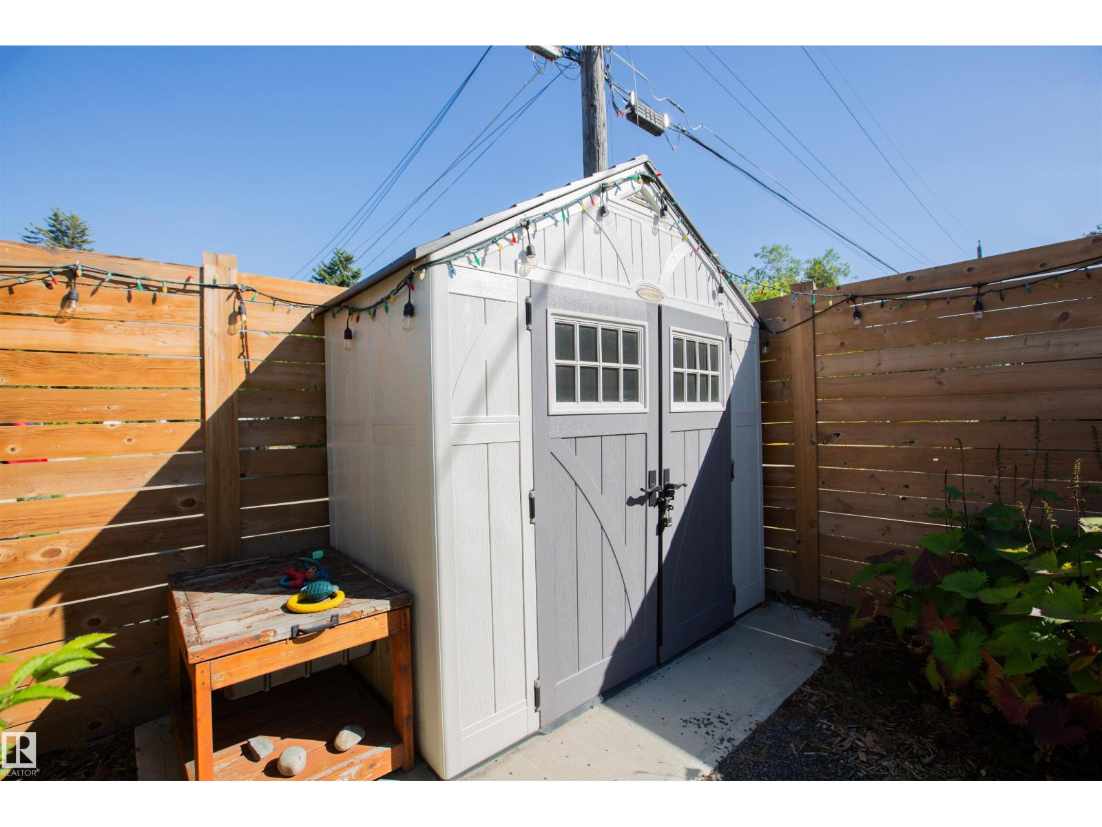 10611 146 ST NW NW - 52