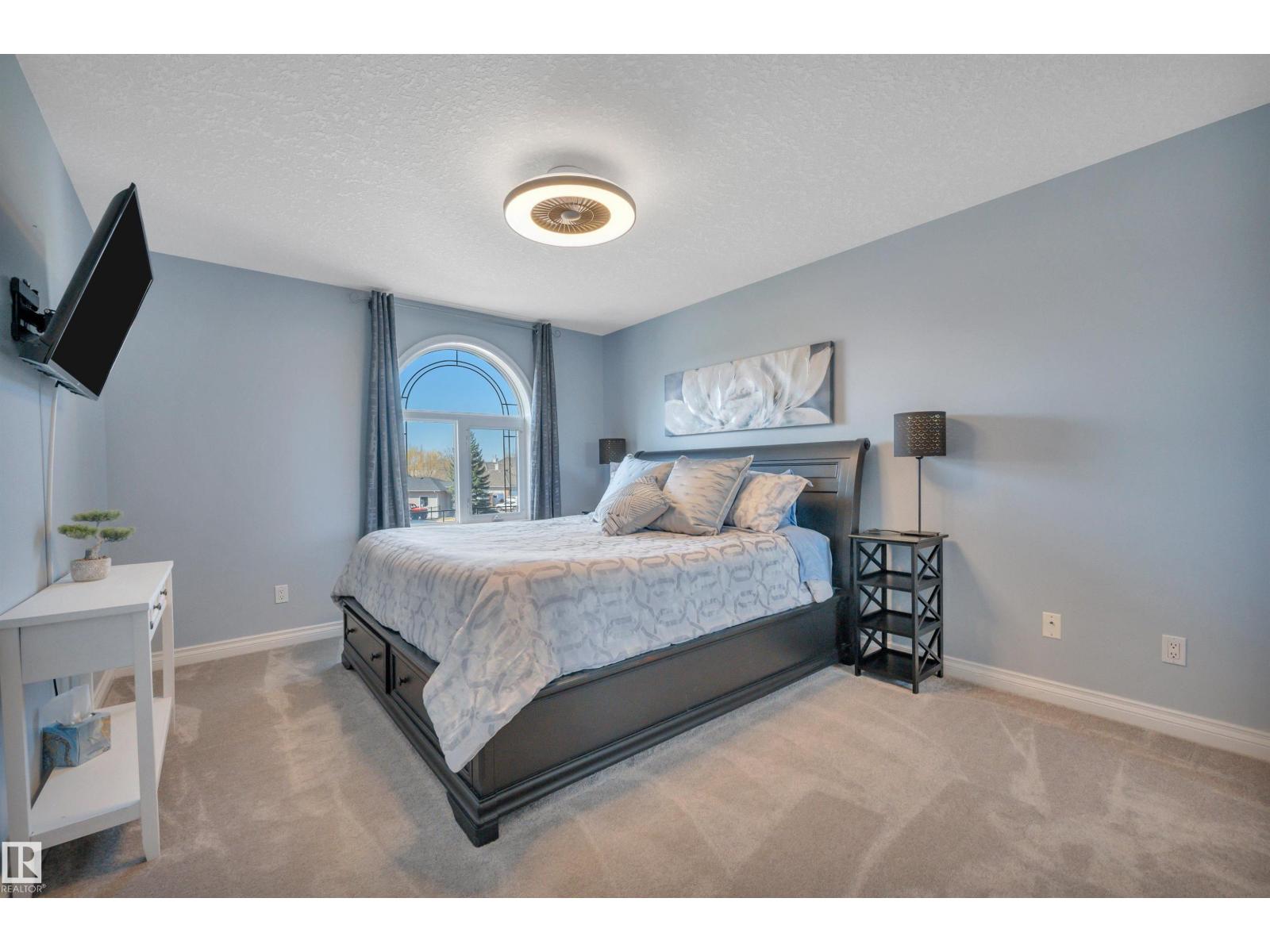 #179 52304 RGE ROAD 233 - 35