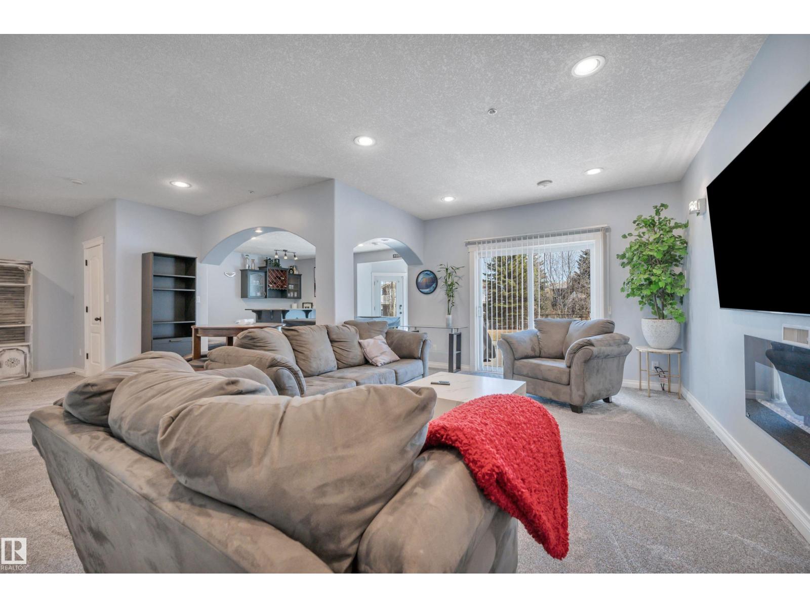 #179 52304 RGE ROAD 233 - 43