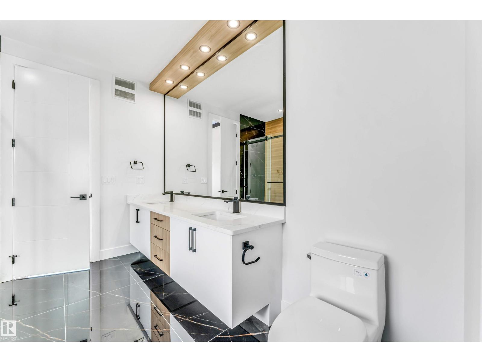 6250 19 ST NE - 35