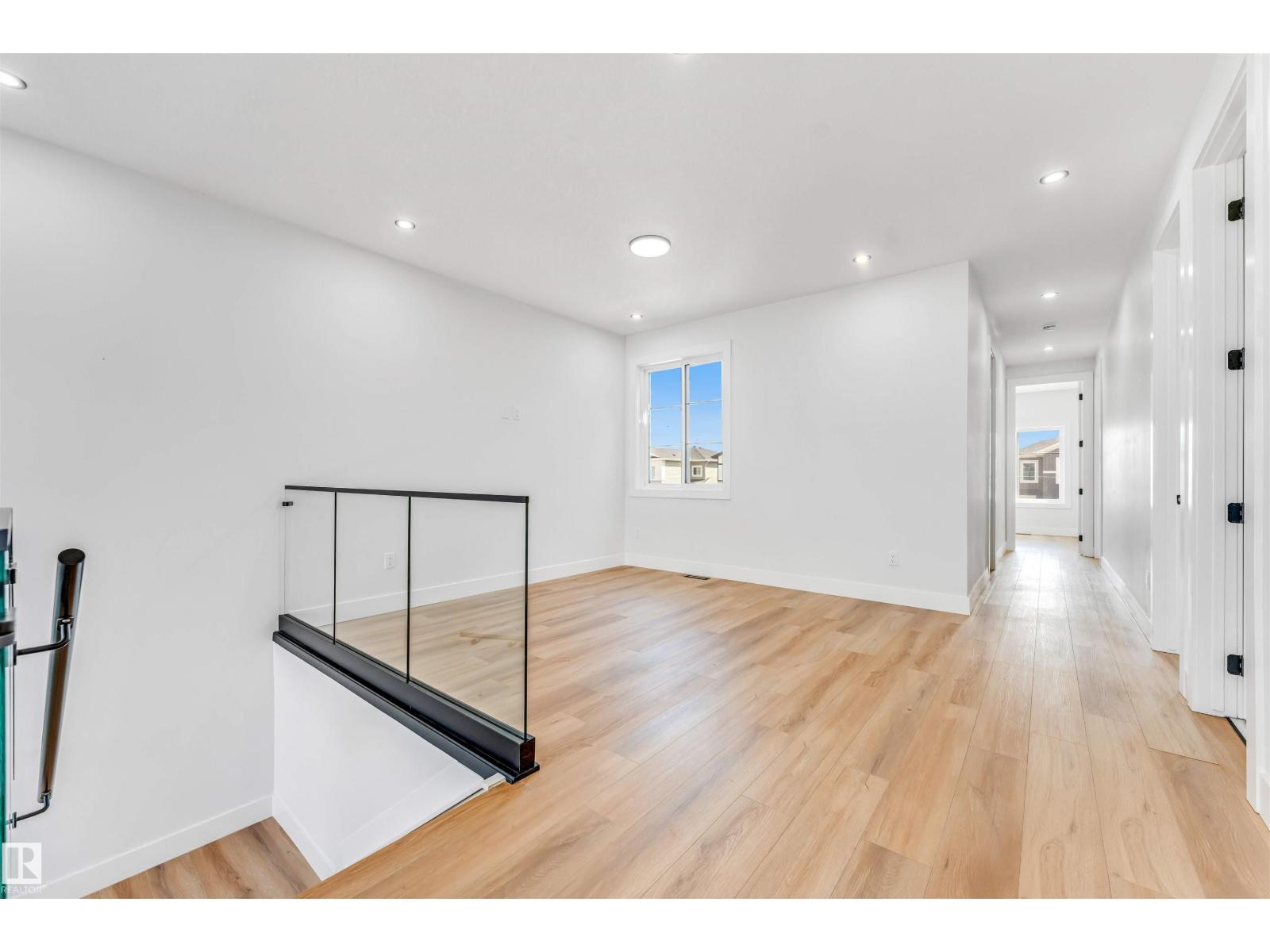 6250 19 ST NE - 48