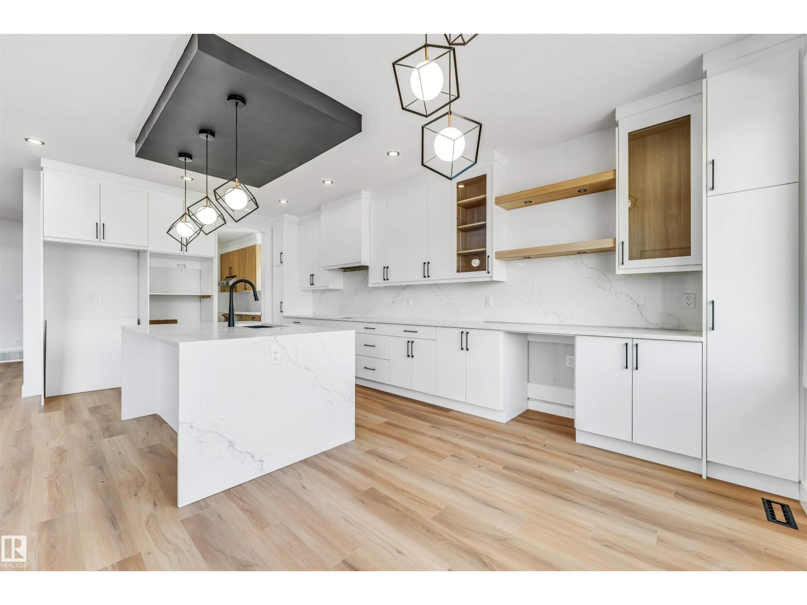 6250 19 ST NE - 8