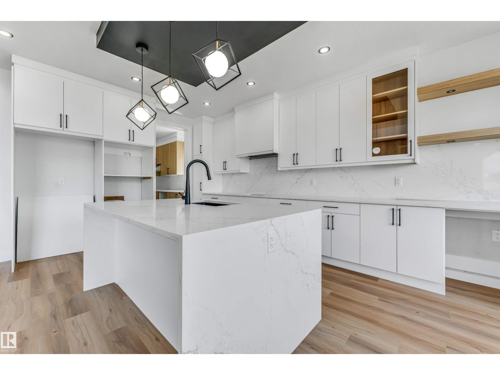 6250 19 ST NE - 9