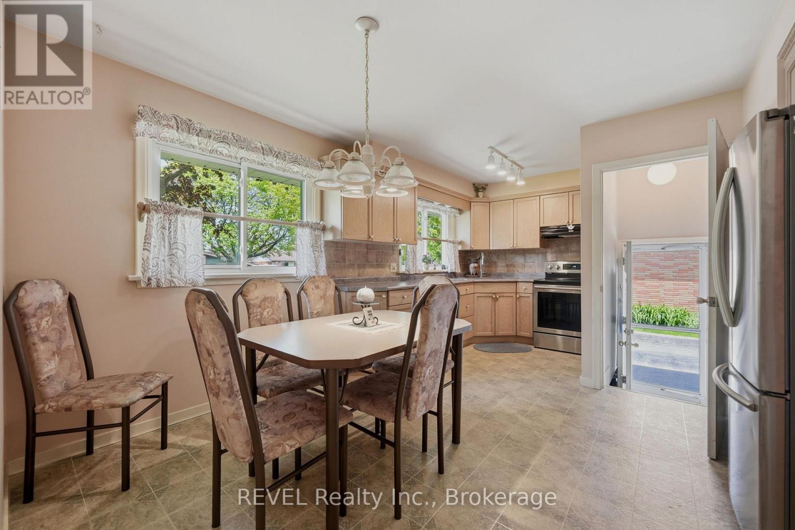 7 BRUCEDALE AVENUE - 17