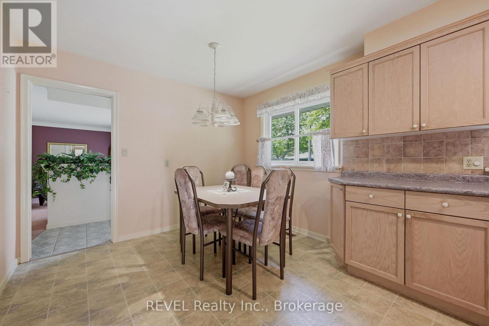 7 BRUCEDALE AVENUE - 18