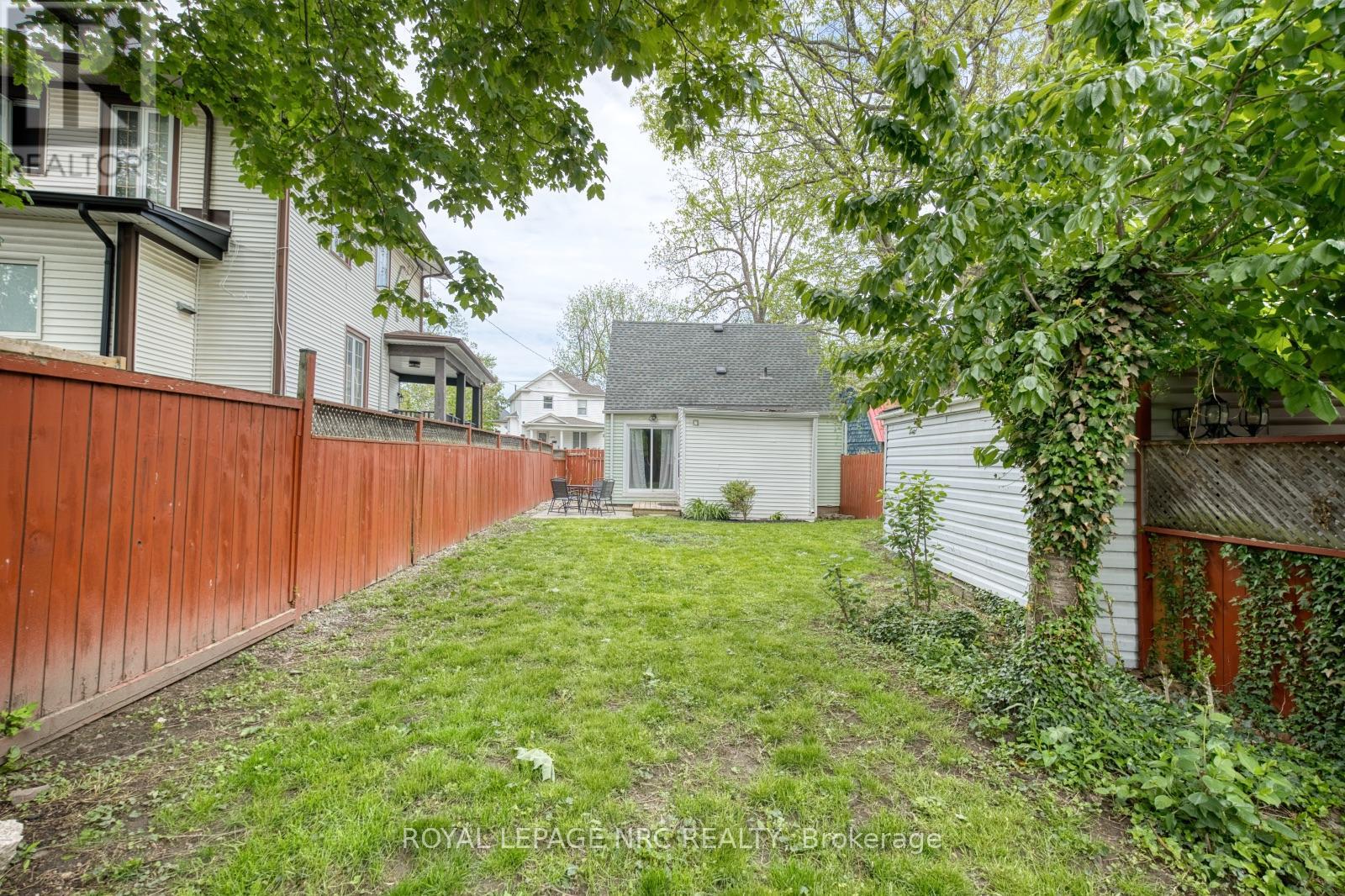 4676 MCDOUGALL CRESCENT - 27