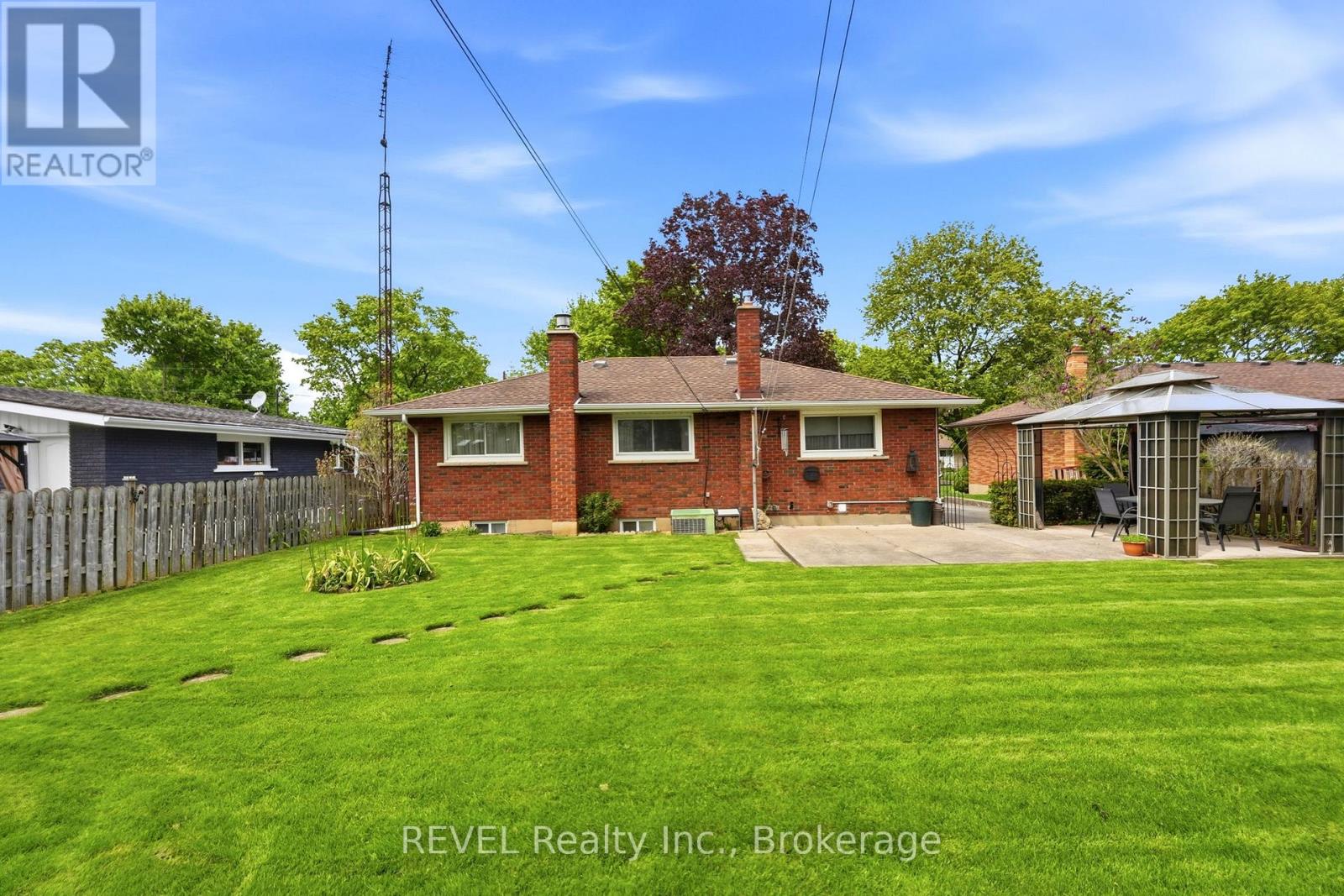 7 BRUCEDALE AVENUE - 32