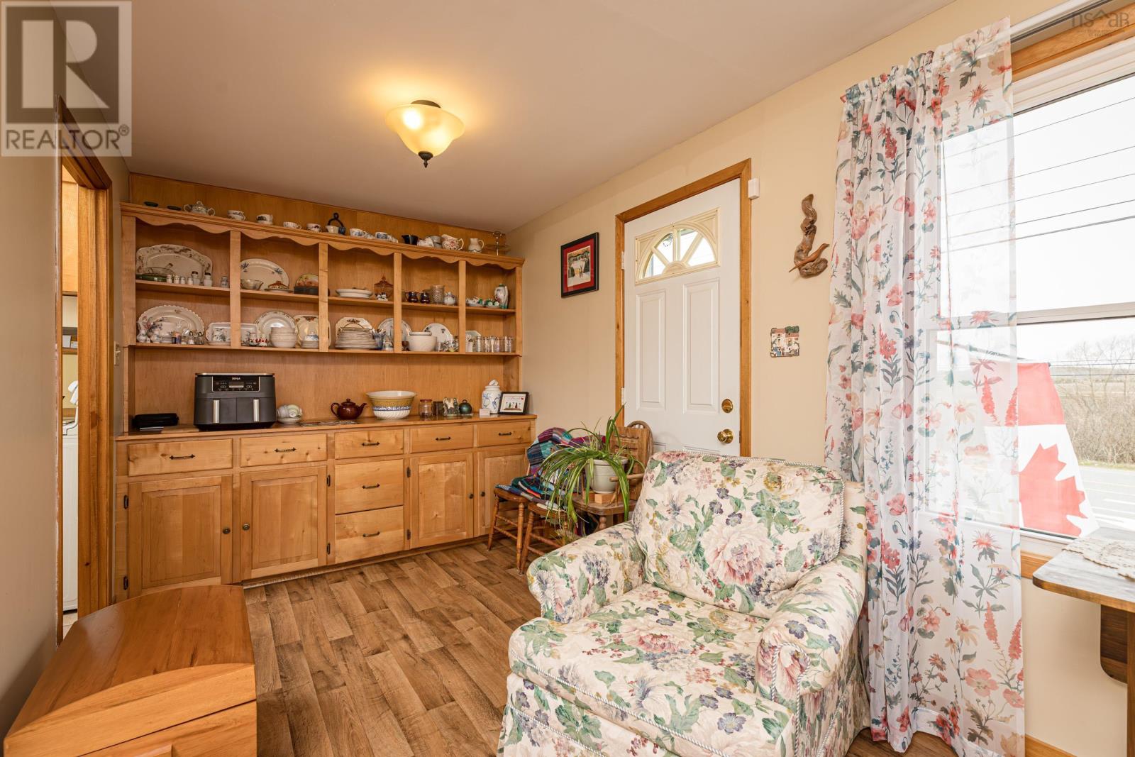 21141 Highway 2 - 11