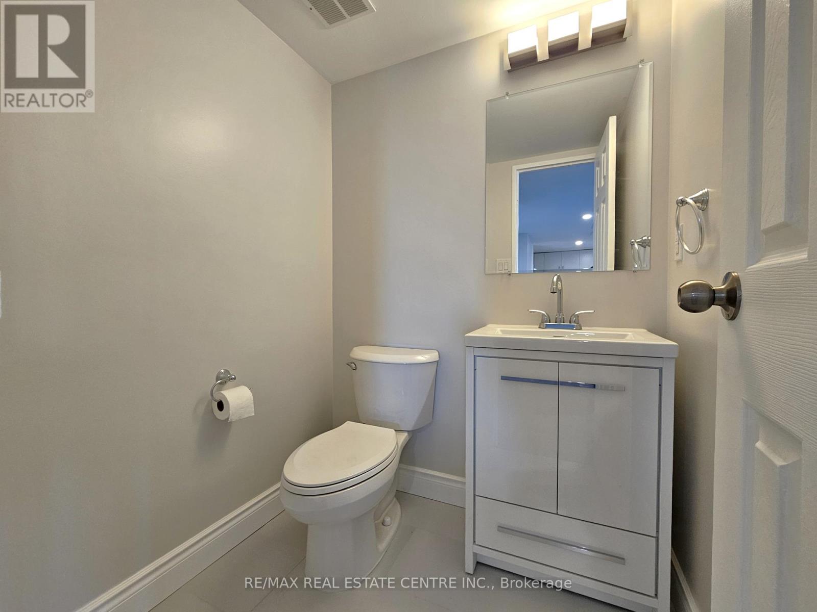 #508 260 SHELDON AVENUE N - 3