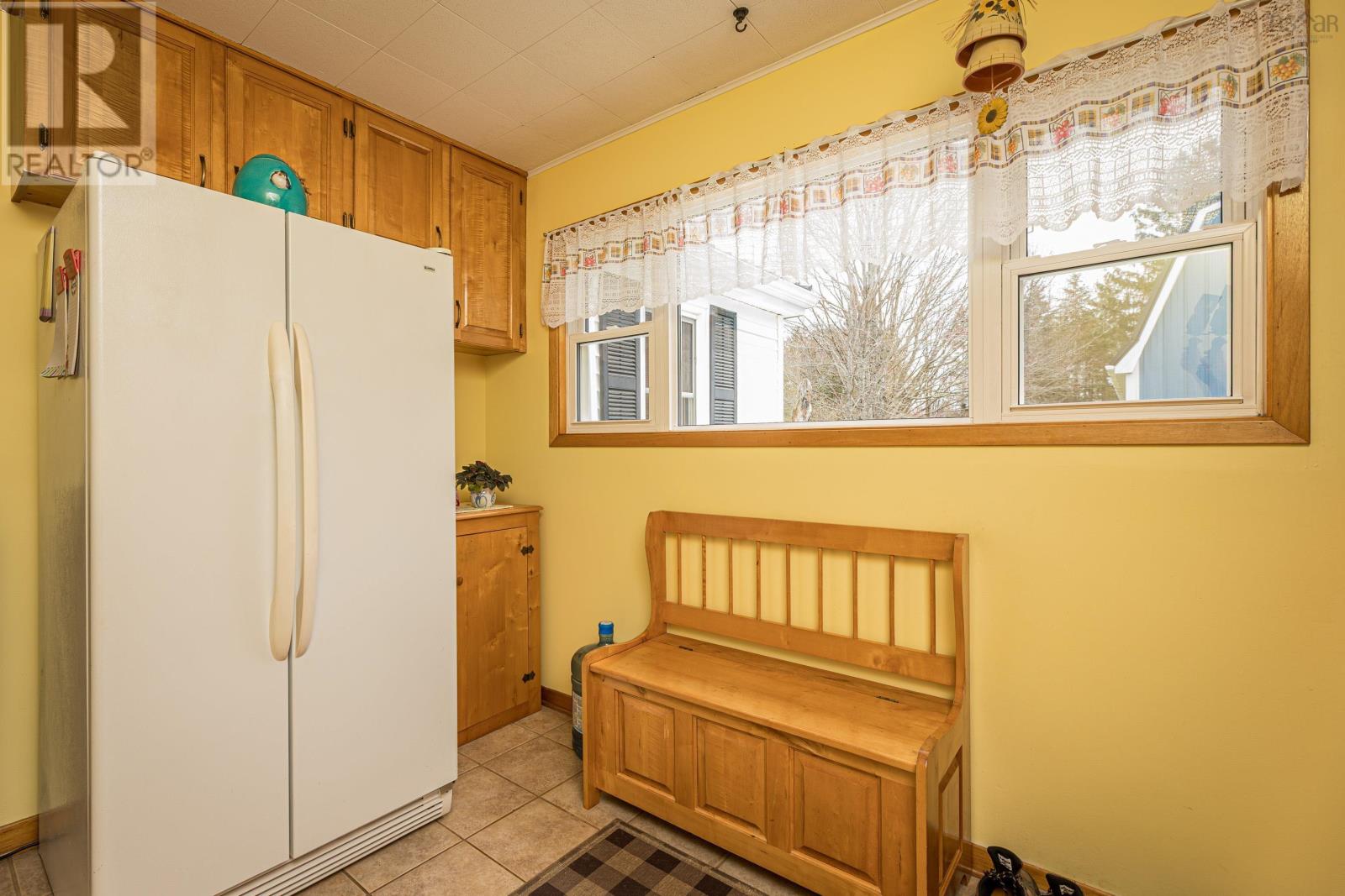 21141 Highway 2 - 8