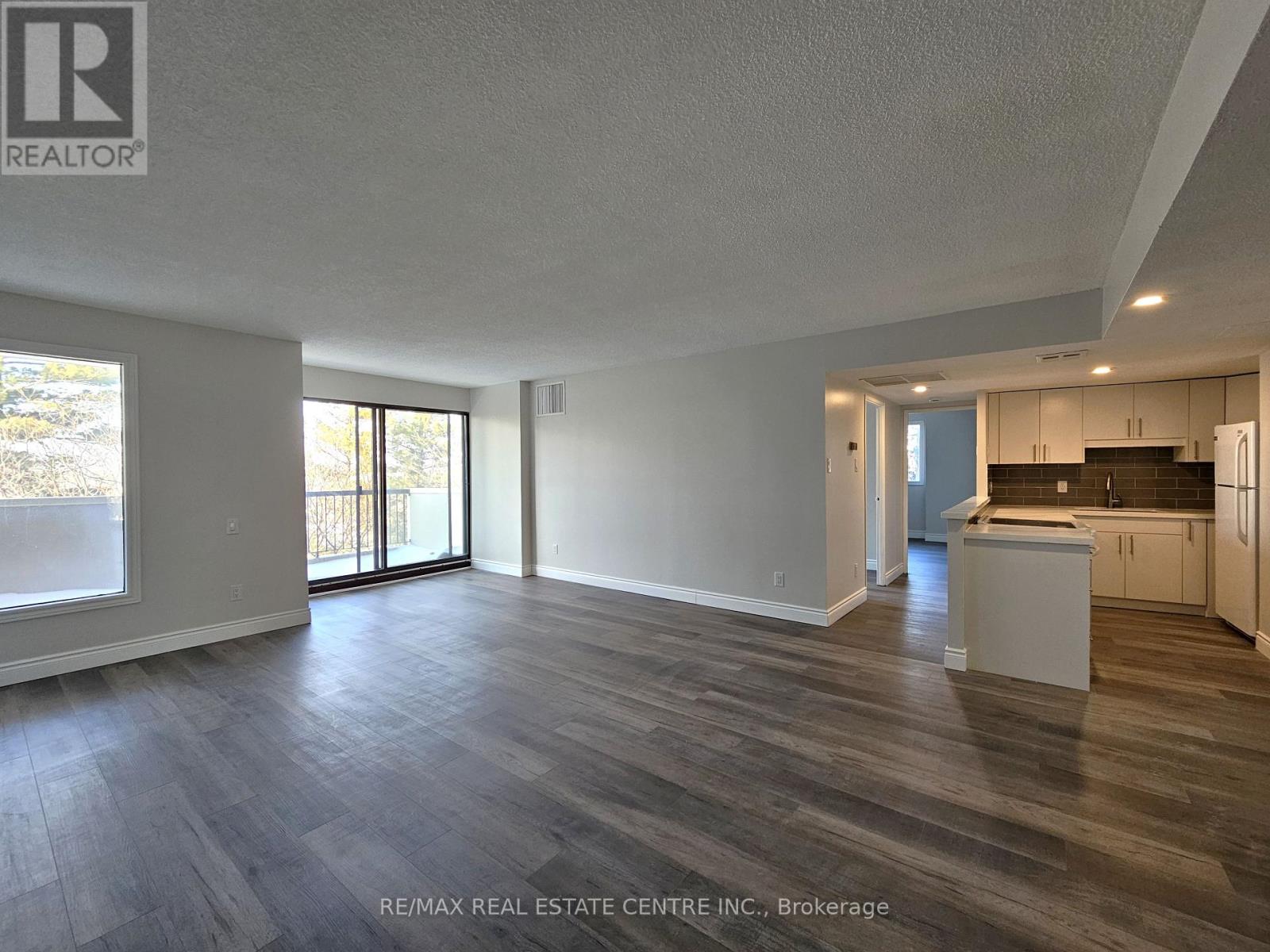 #508 260 SHELDON AVENUE N - 4