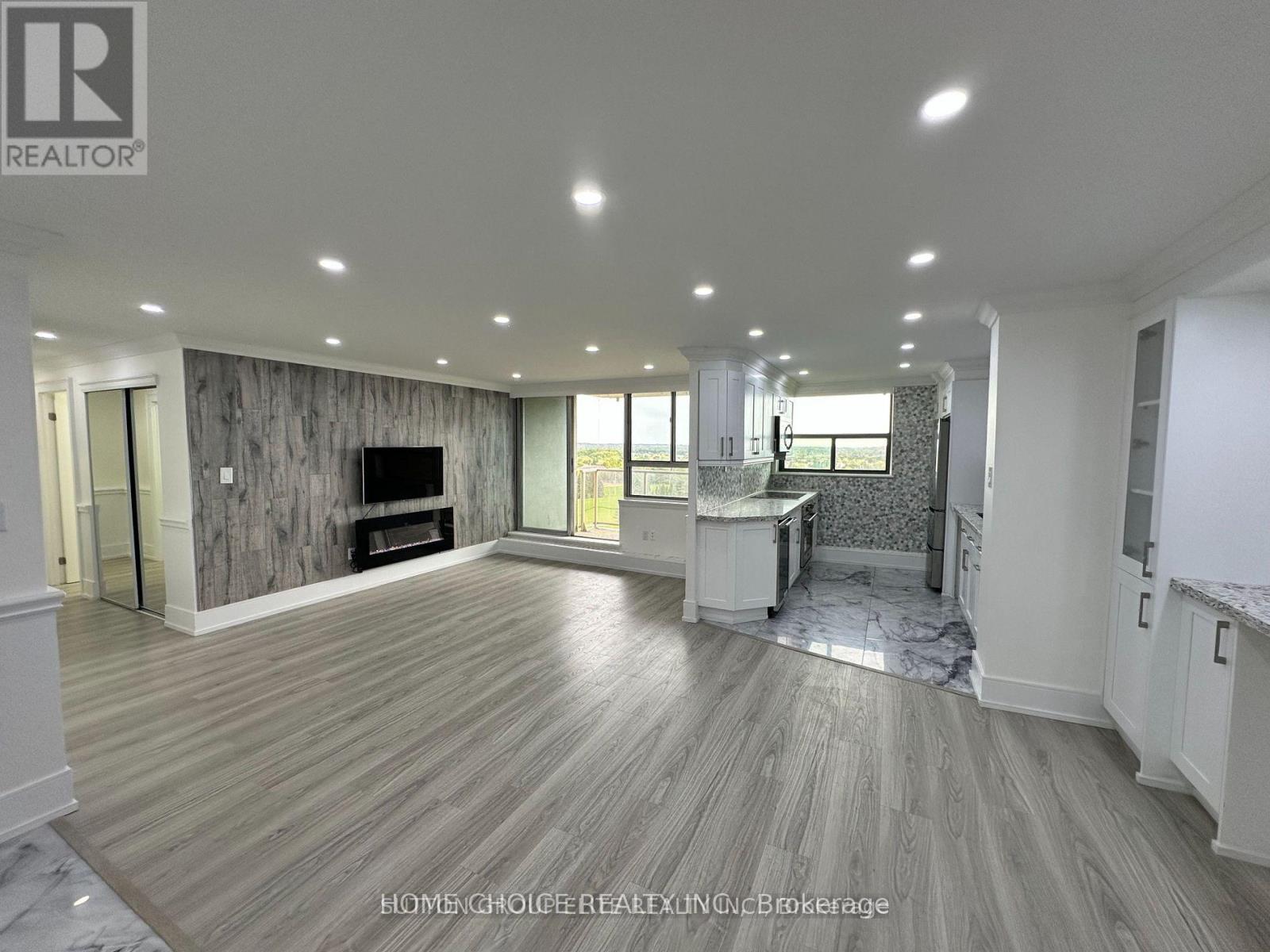 #1006 100 WINGARDEN COURT - Image 2