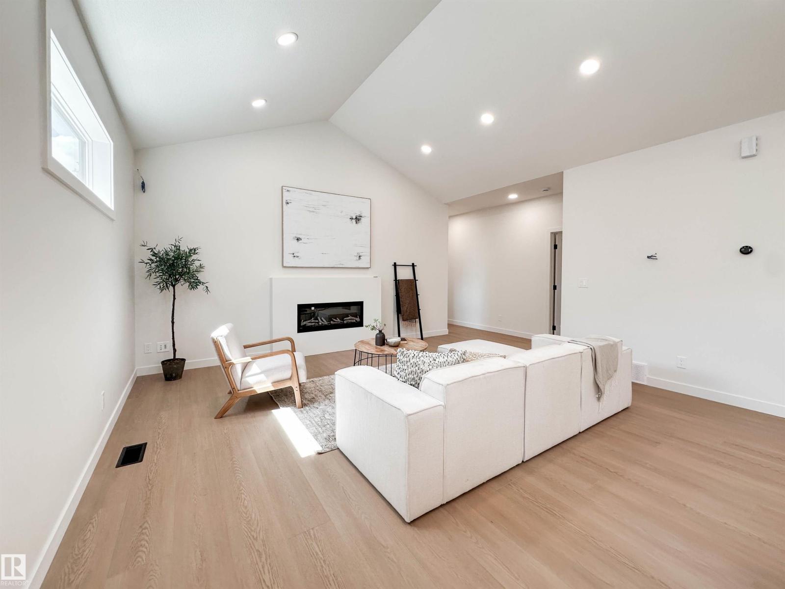 12342 131 ST NW - 18
