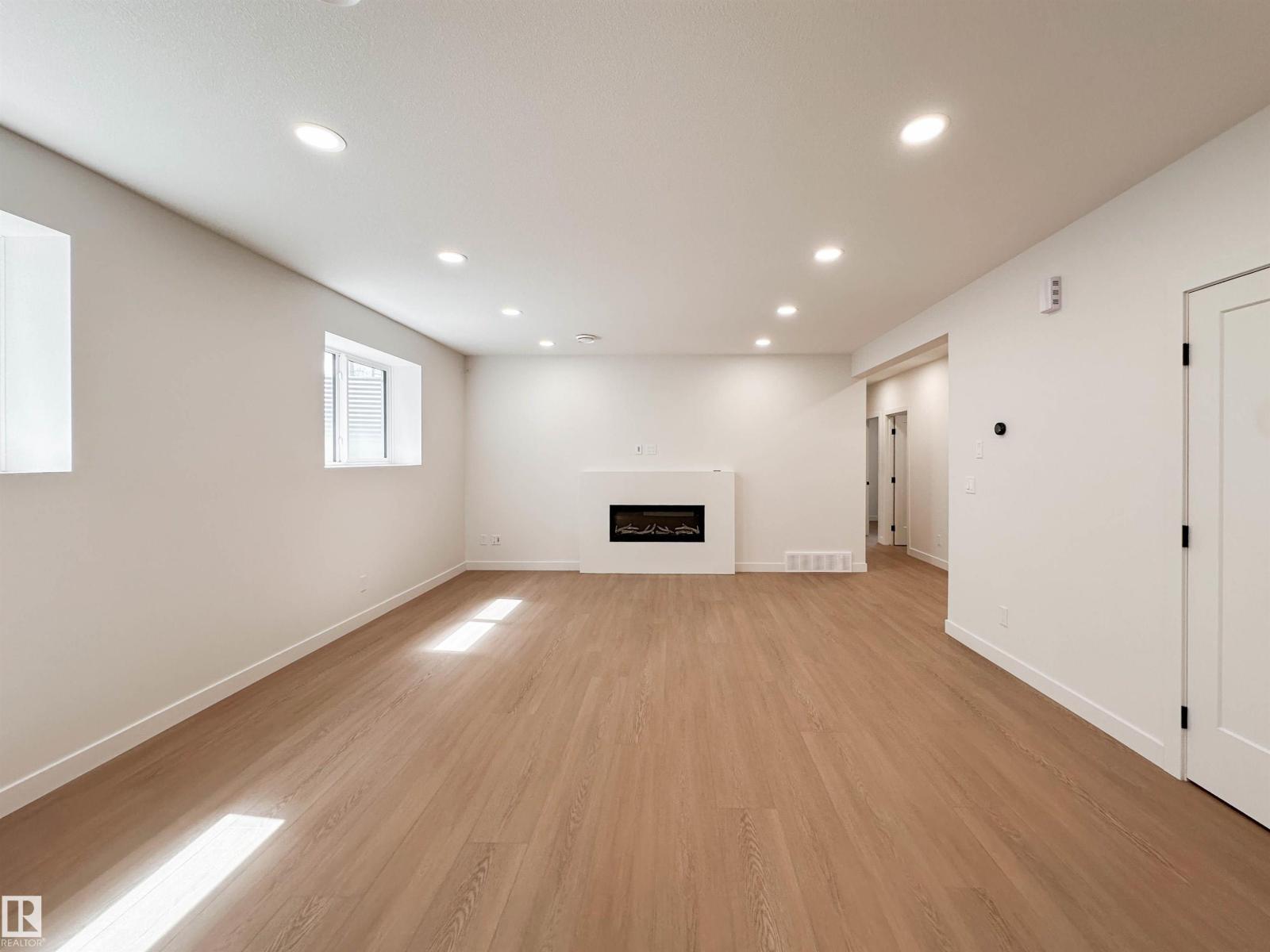 12342 131 ST NW - 52