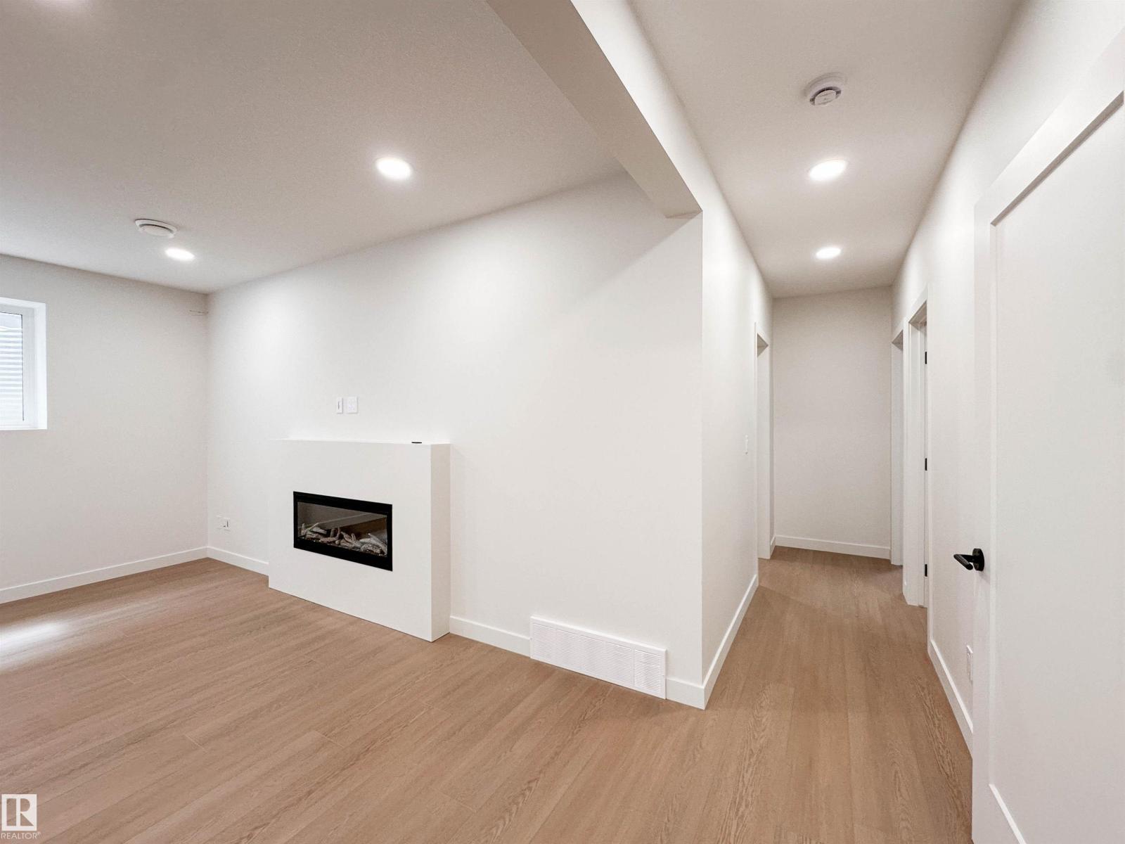 12342 131 ST NW - 54