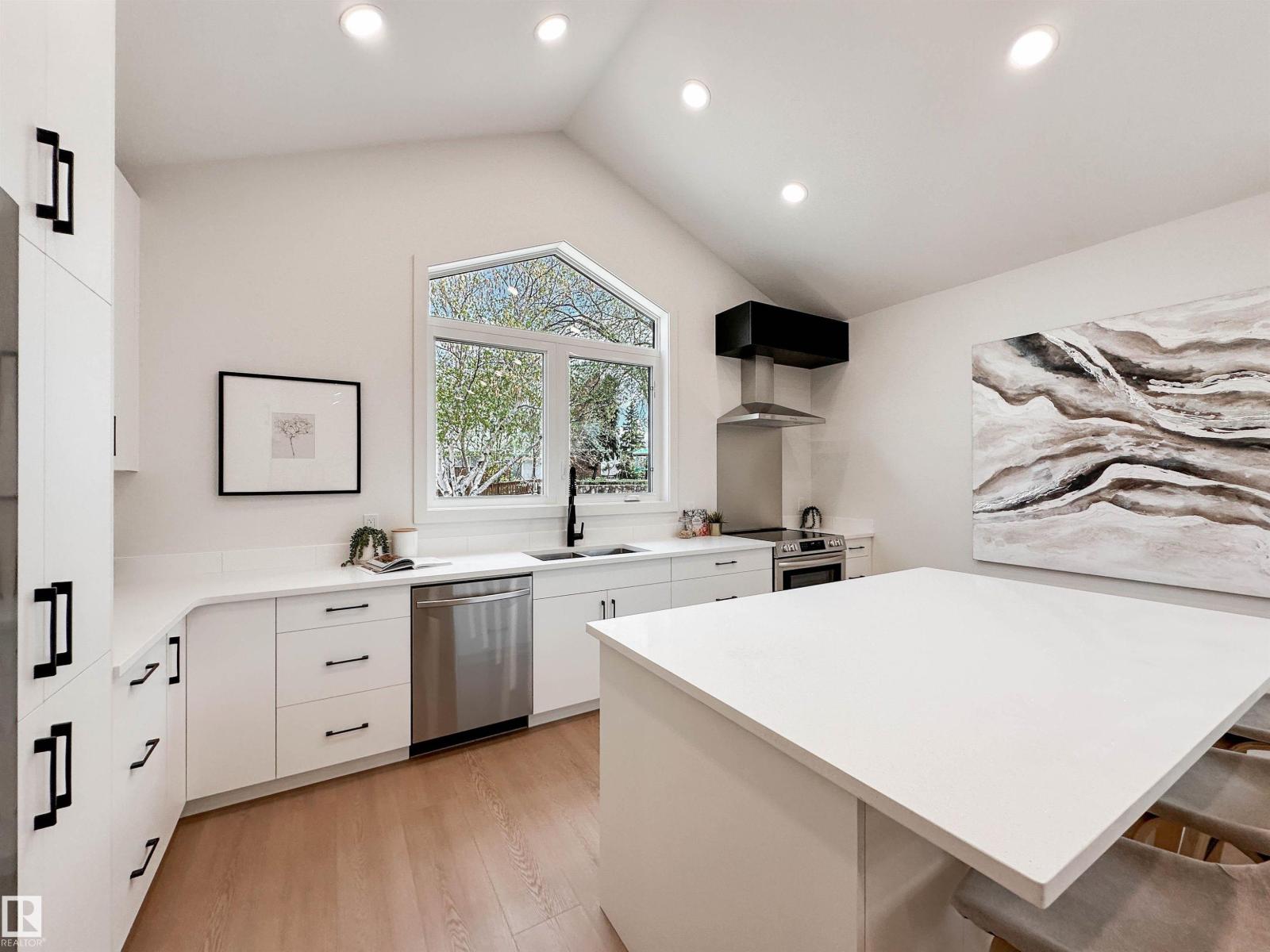 12342 131 ST NW - 10