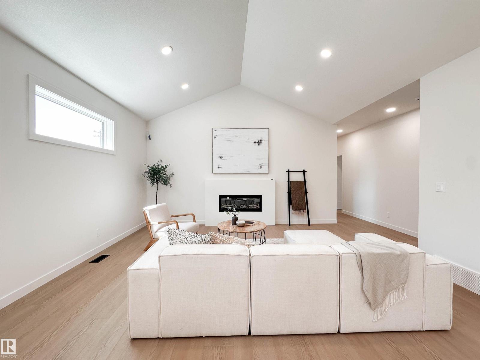 12342 131 ST NW - 19