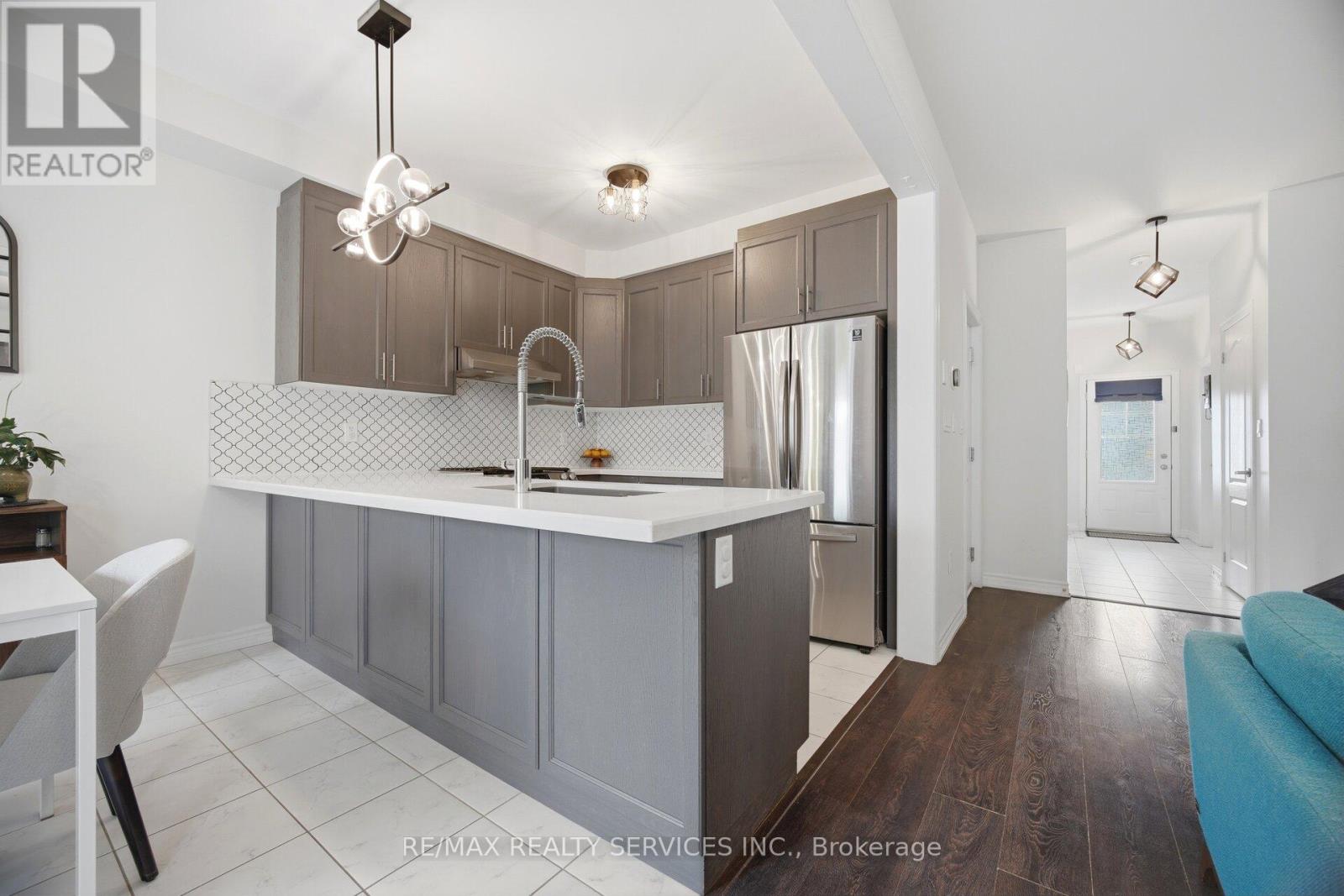 71 TUMBLEWOOD PLACE - 5