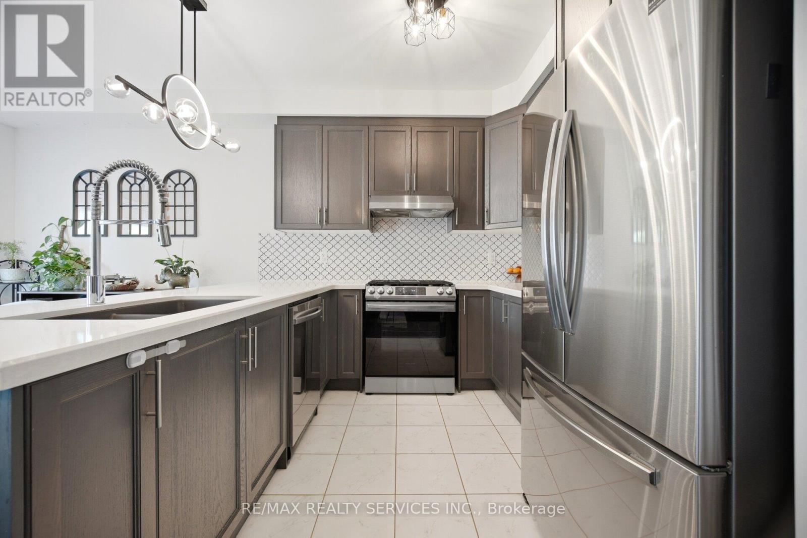 71 TUMBLEWOOD PLACE - 7