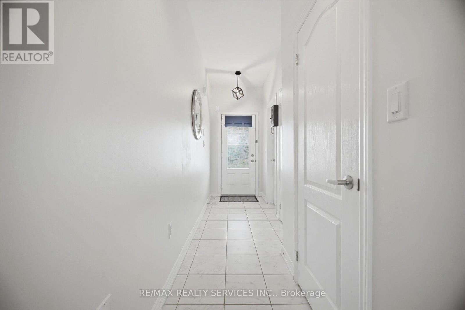 71 TUMBLEWOOD PLACE - 4