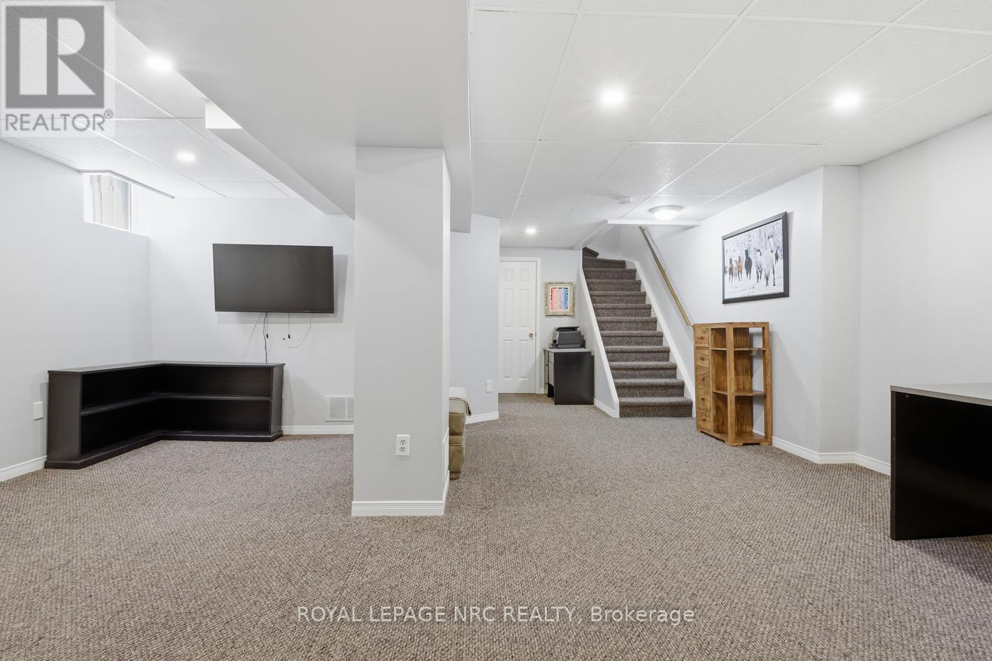 2 MEADOWBROOK LANE - 29