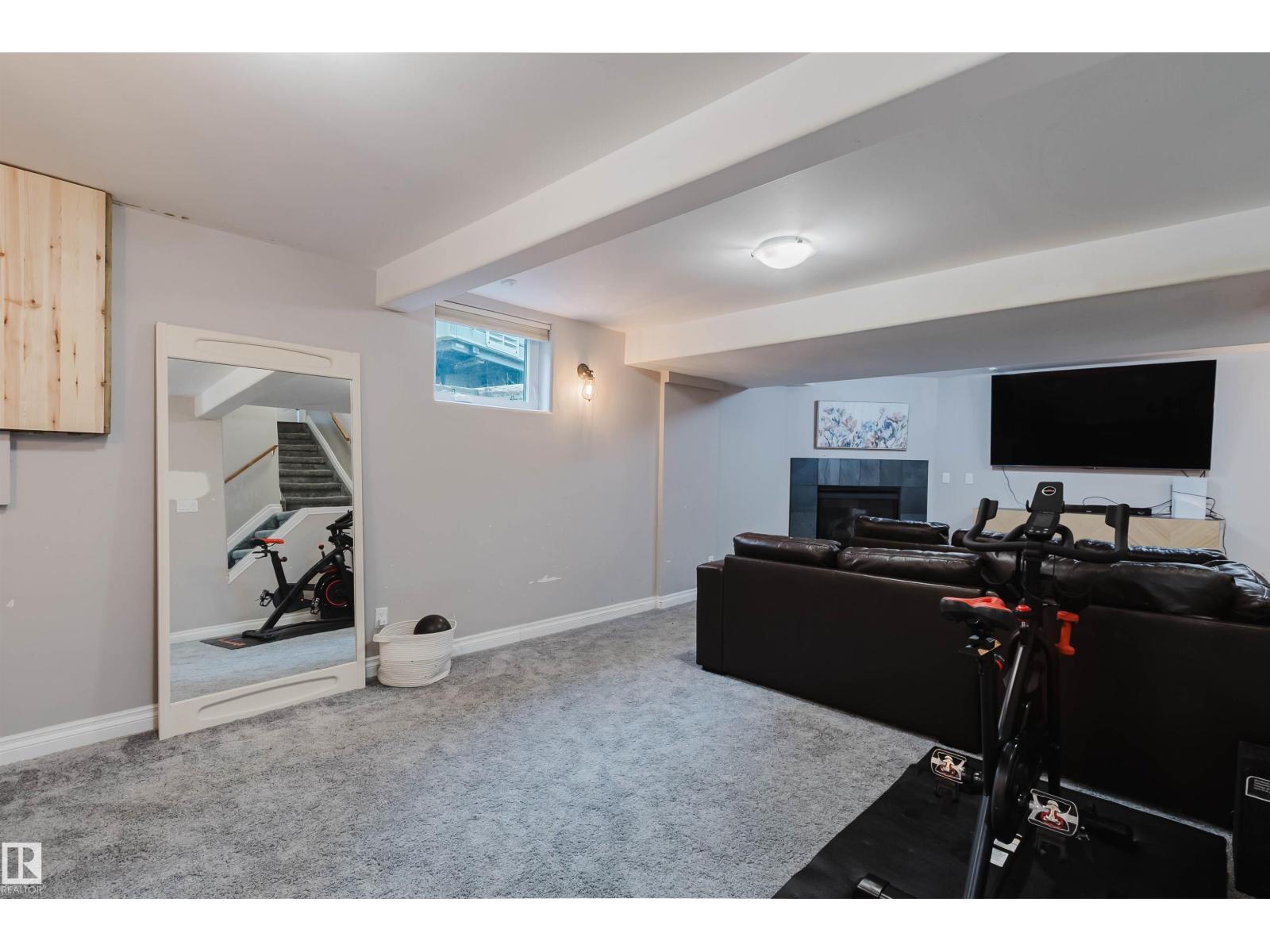 18 HUNTER CT - 46