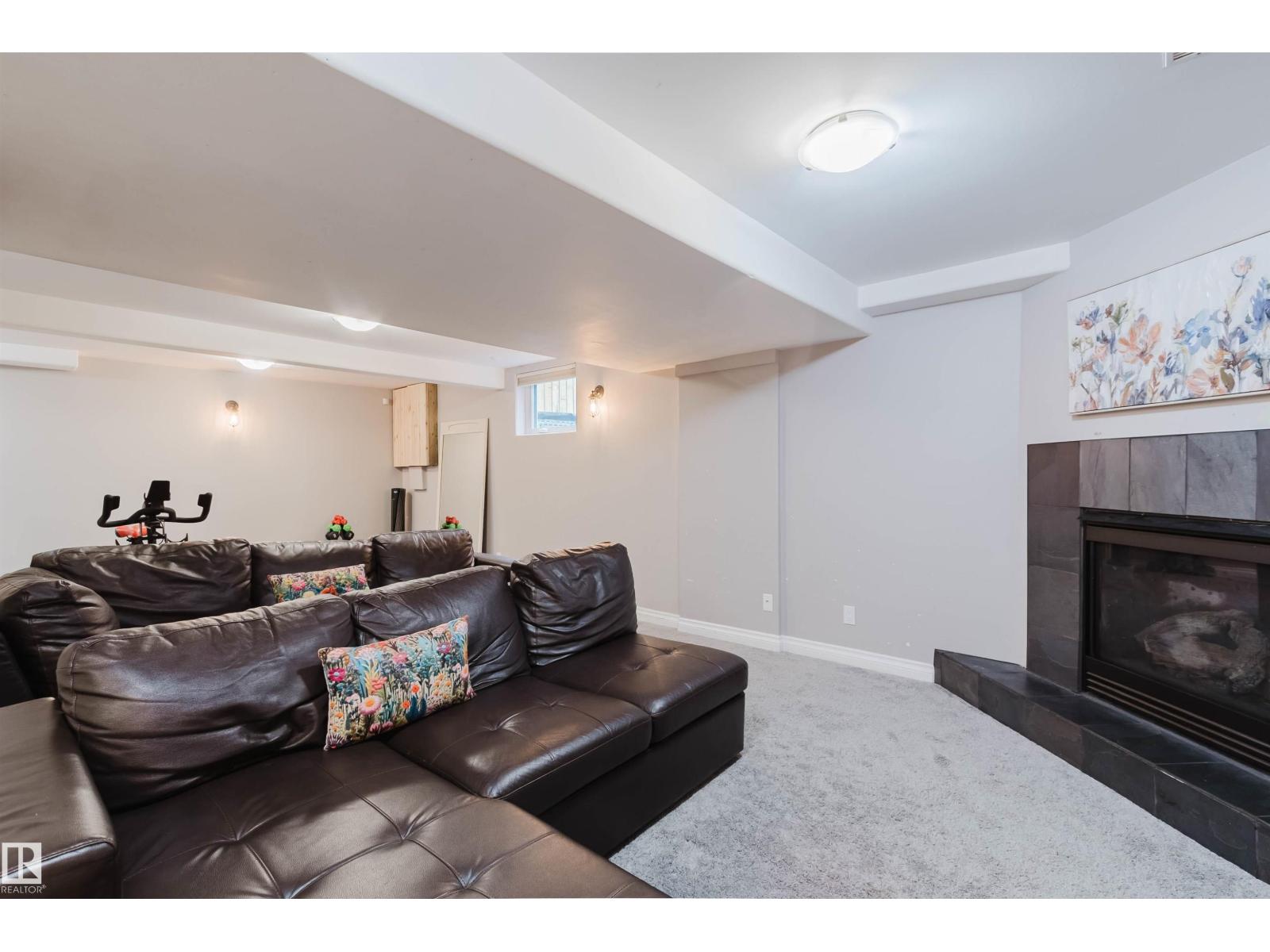 18 HUNTER CT - 49