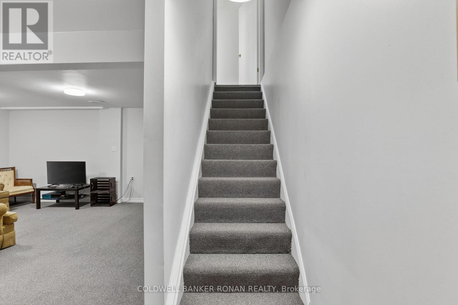 26 PHEASANT COURT - 24
