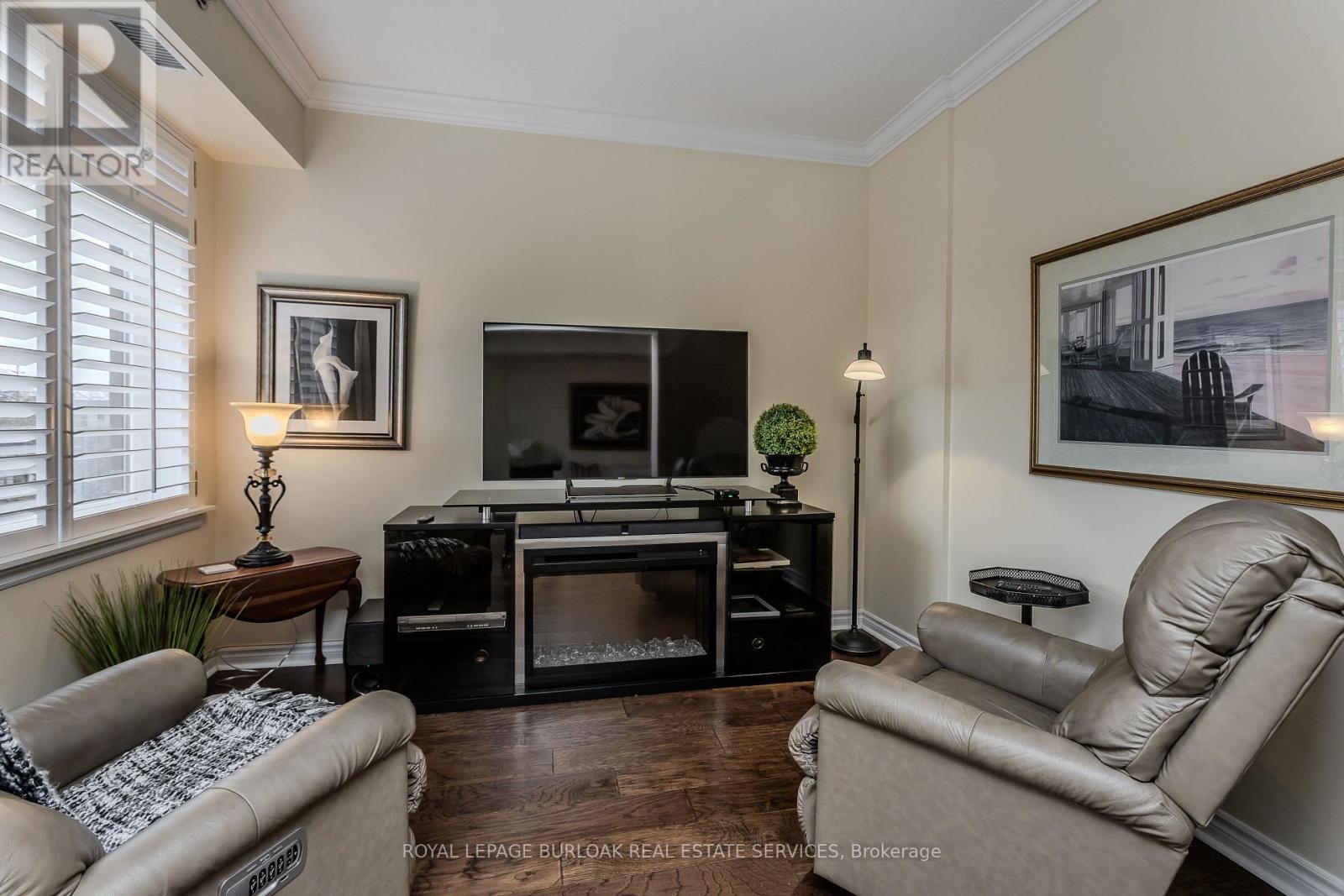 #412 391 PLAINS ROAD E - 17