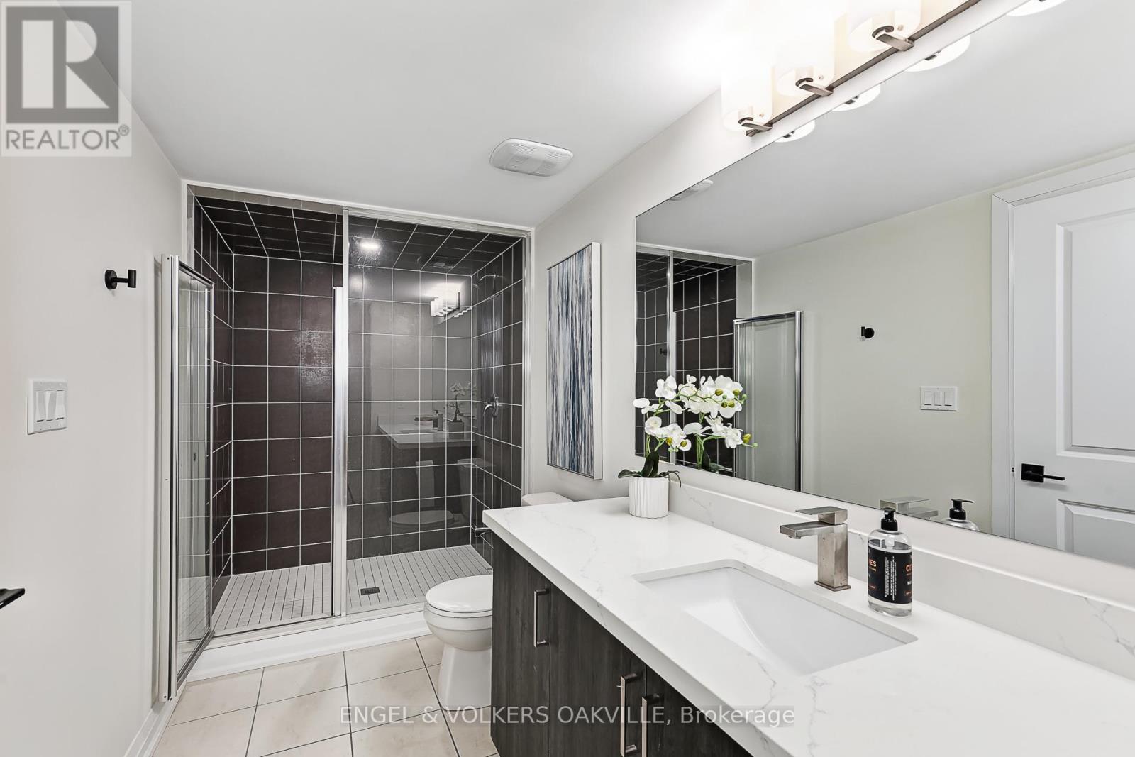 117 STONELEIGH DRIVE - 24