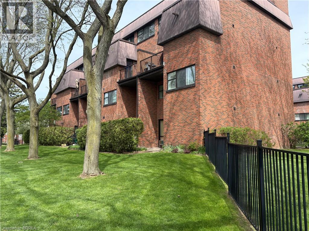 36 HAYHURST Road Unit# 110, Brantford, Ontario, N3R6Y9 — Photo 6