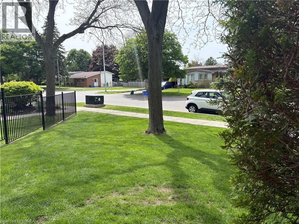 36 HAYHURST Road Unit# 110, Brantford, Ontario, N3R6Y9 — Photo 10