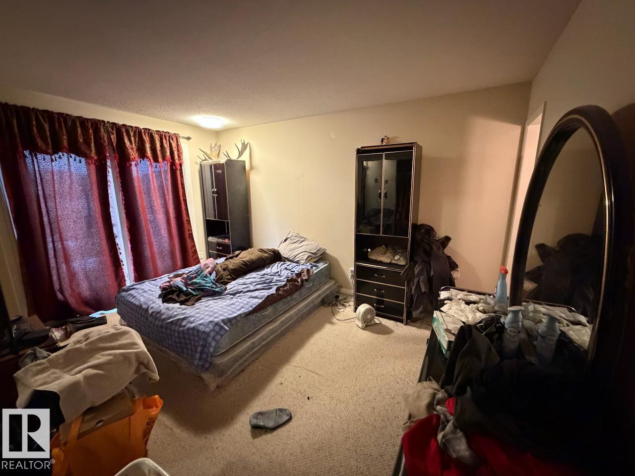 8816 137 AV NW - 10