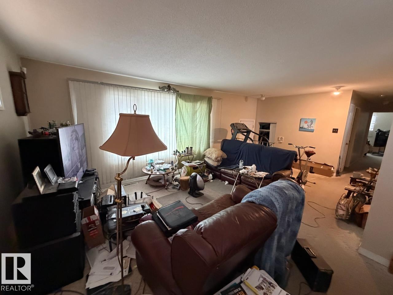 8816 137 AV NW - 4