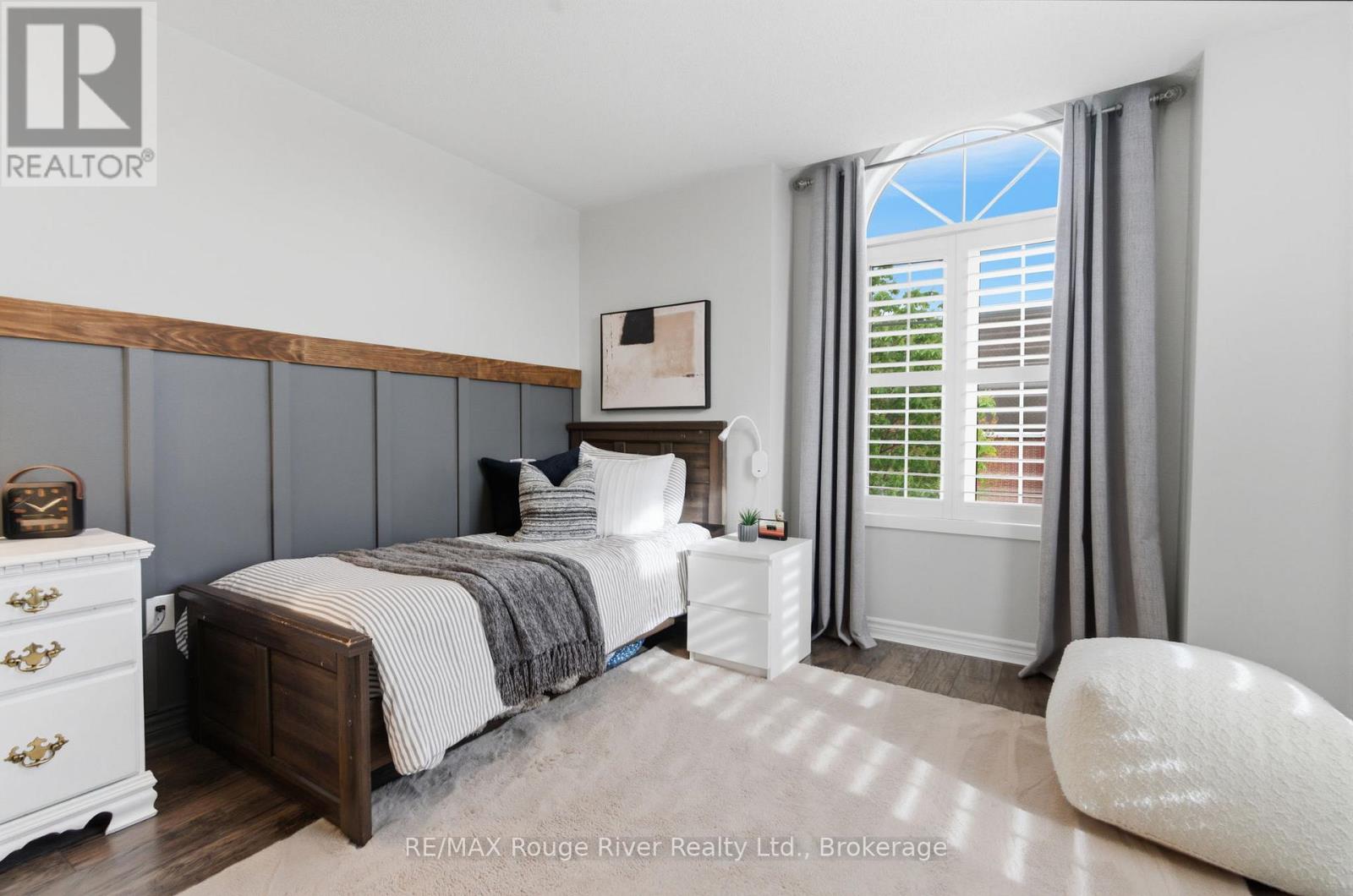 1 STURGESS CRESCENT - 28