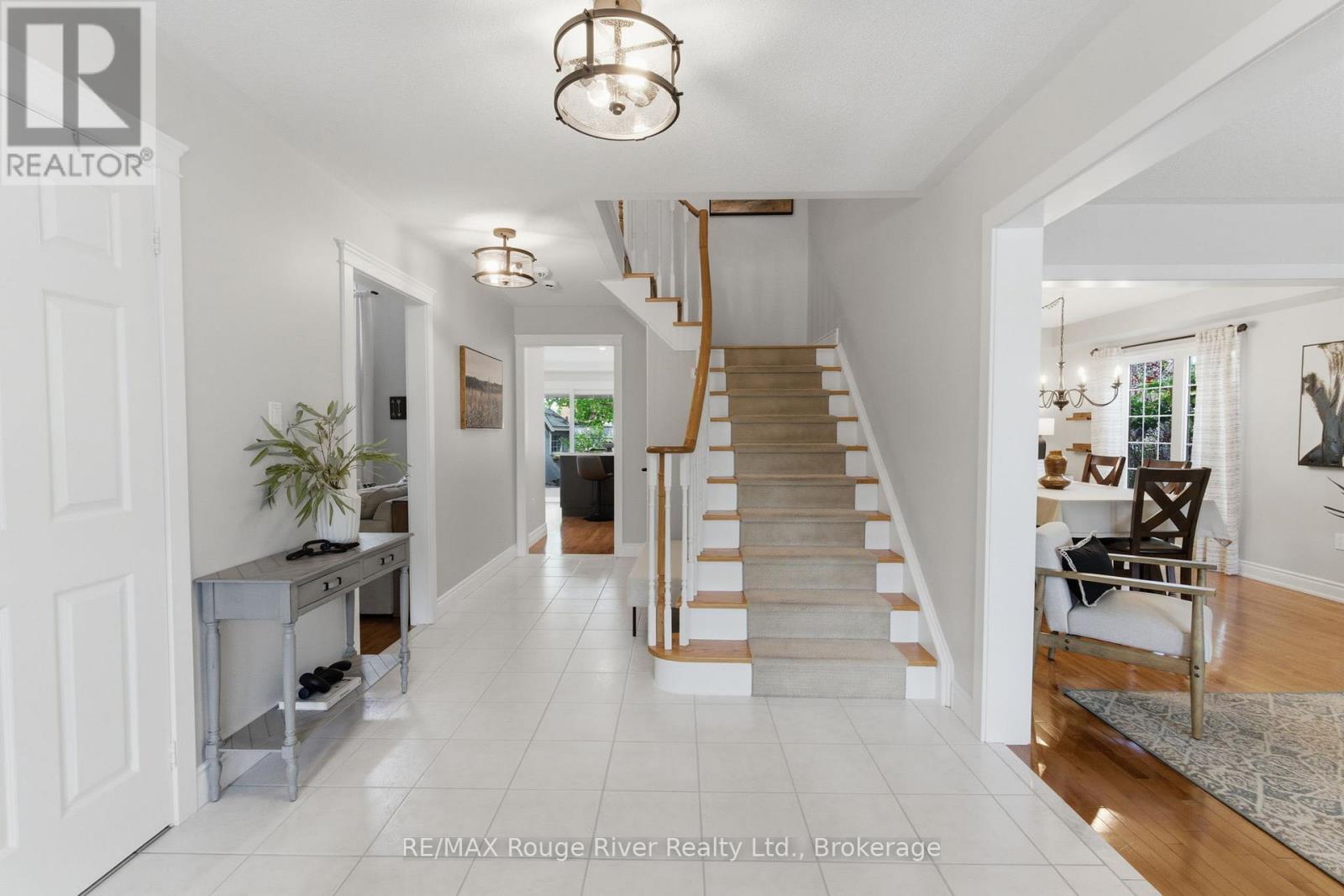 1 STURGESS CRESCENT - Image 3