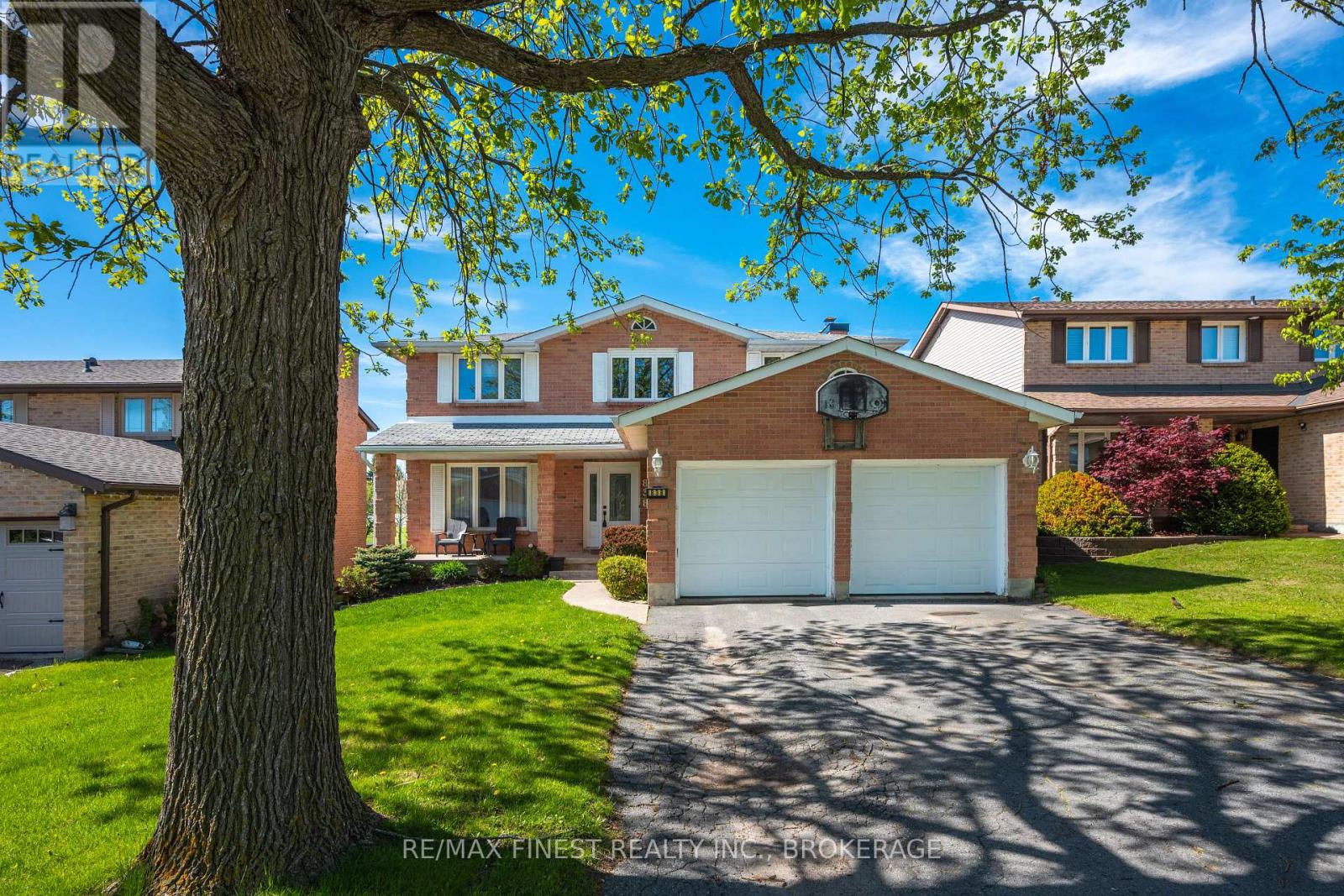 838 WOODSIDE DRIVE - Image 2