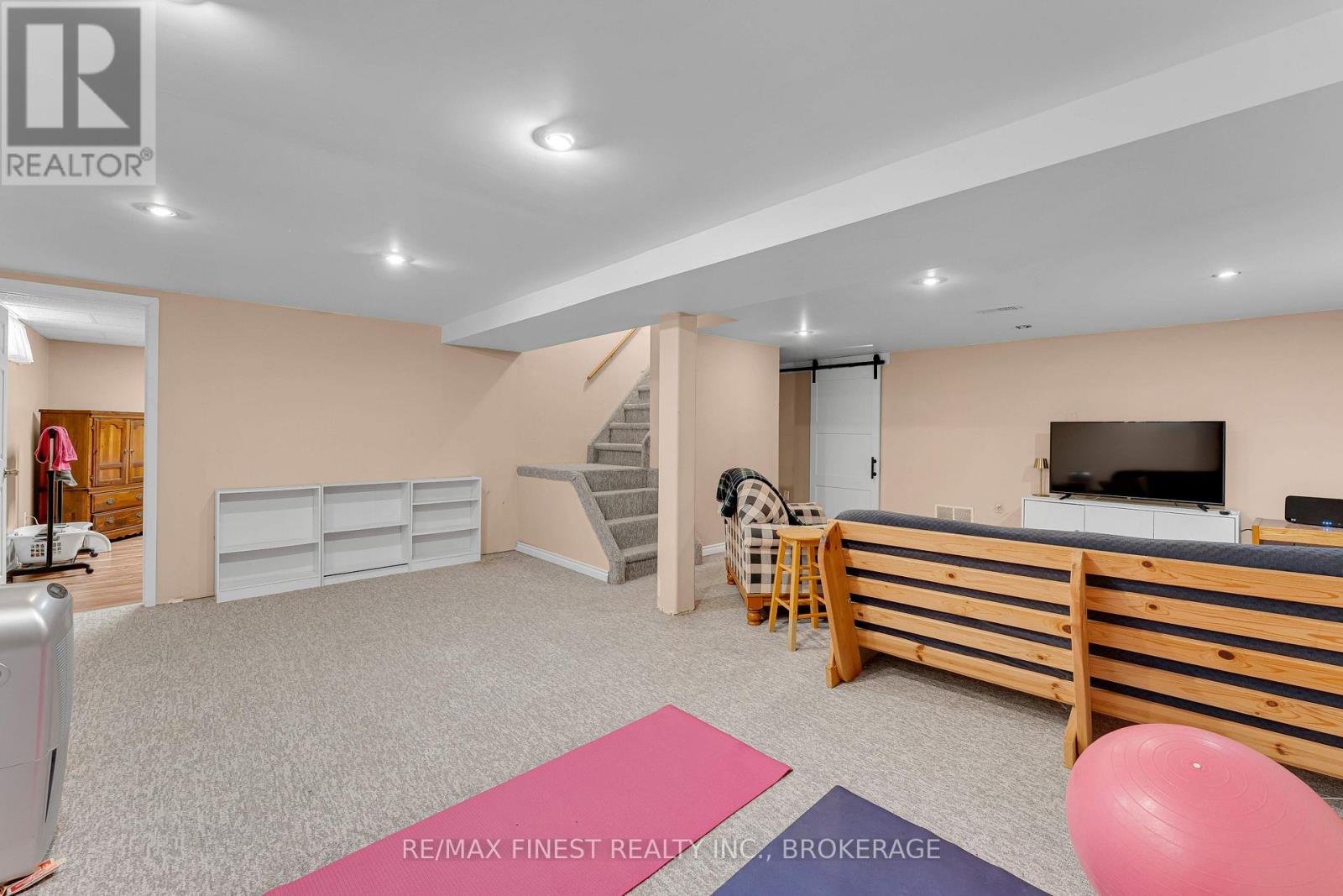 838 WOODSIDE DRIVE - 33