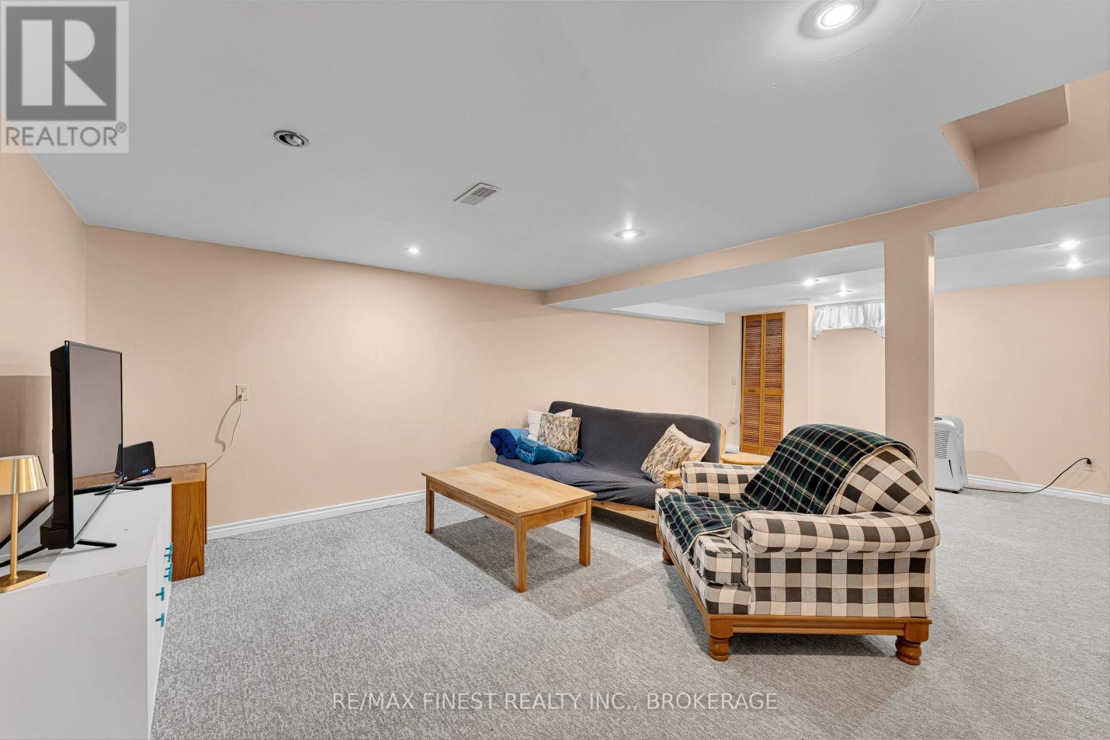838 WOODSIDE DRIVE - 34