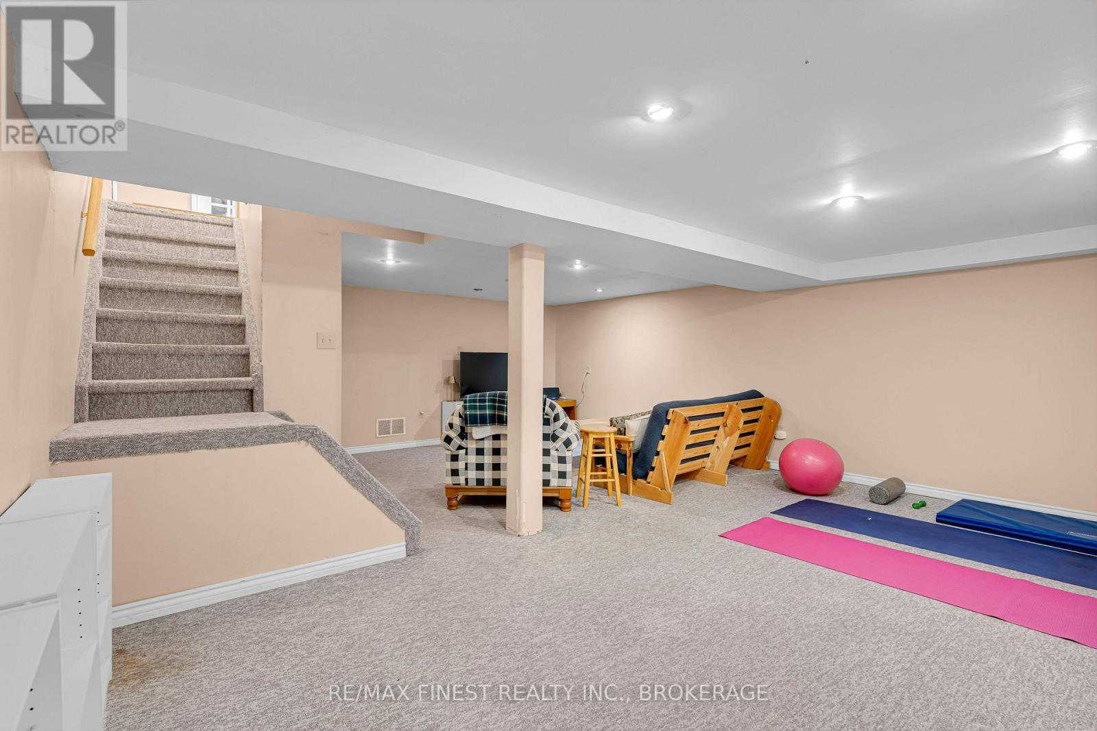 838 WOODSIDE DRIVE - 32