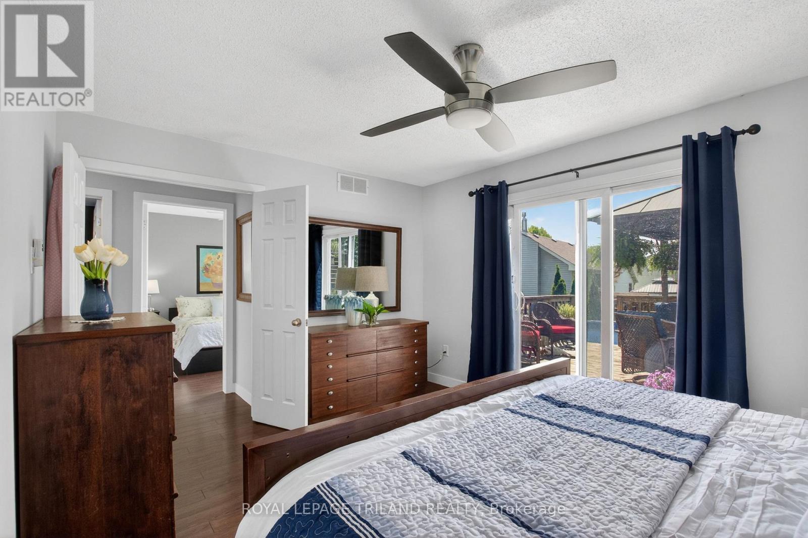 31 BEECHBANK CRESCENT - 15