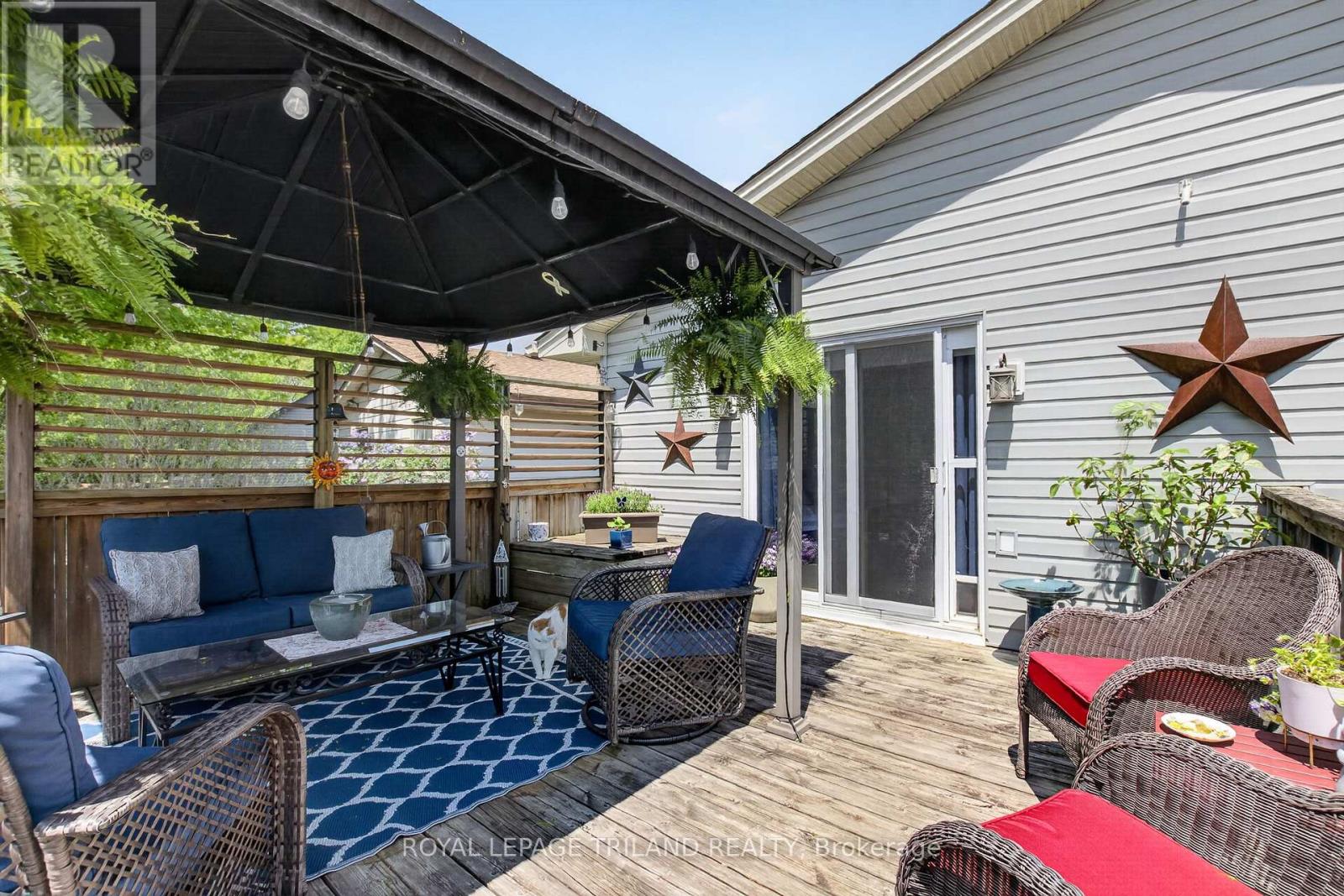 31 BEECHBANK CRESCENT - 34