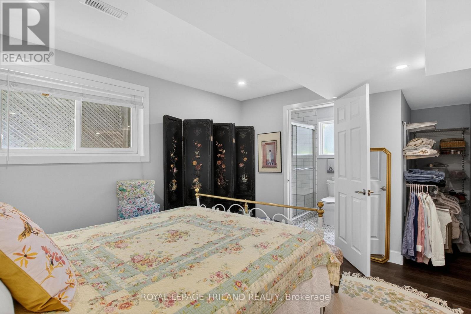 31 BEECHBANK CRESCENT - 29