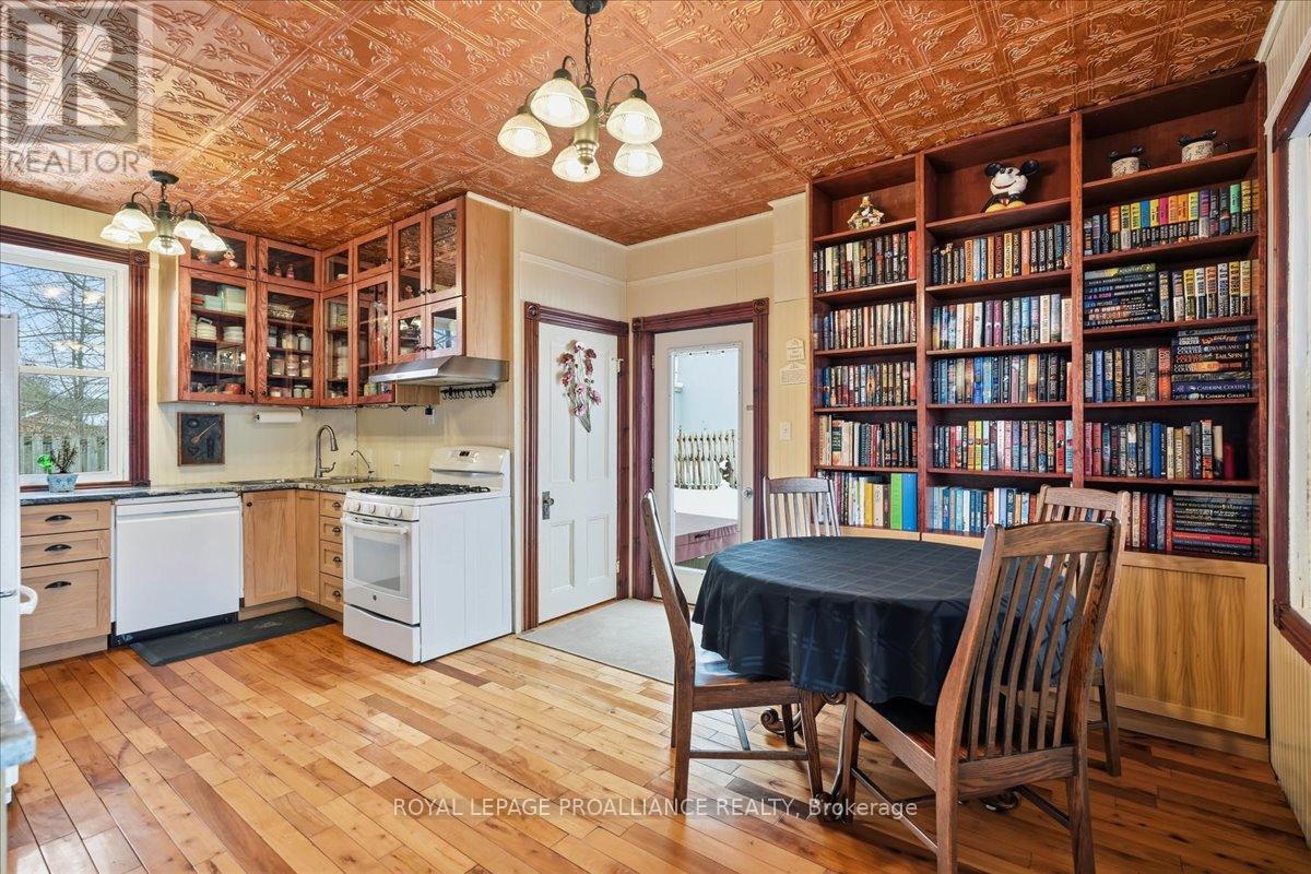 246 COLBORNE STREET - 13