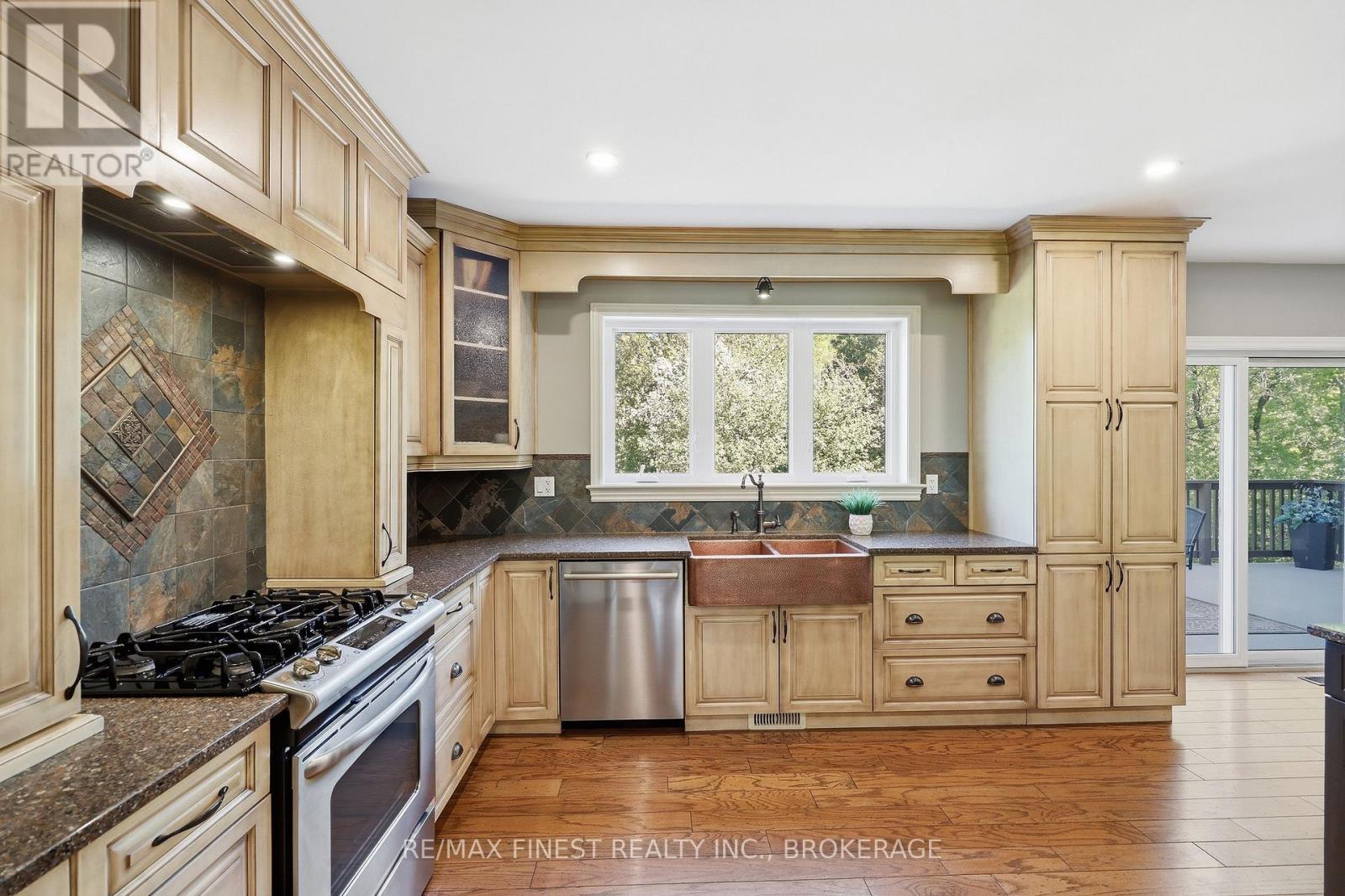 3031 LAKEHEAD ROAD - 13