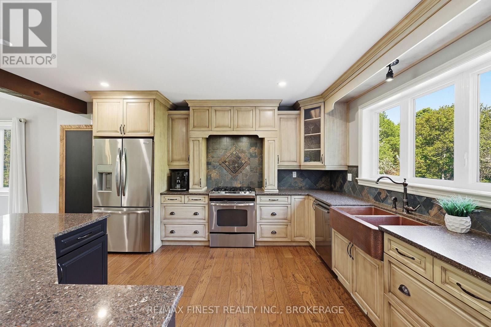 3031 LAKEHEAD ROAD - 11