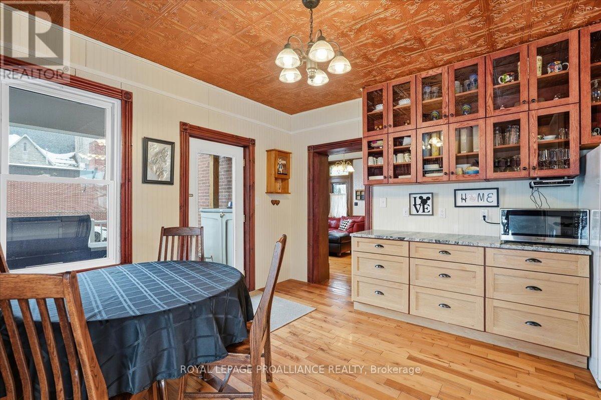 246 COLBORNE STREET - 16