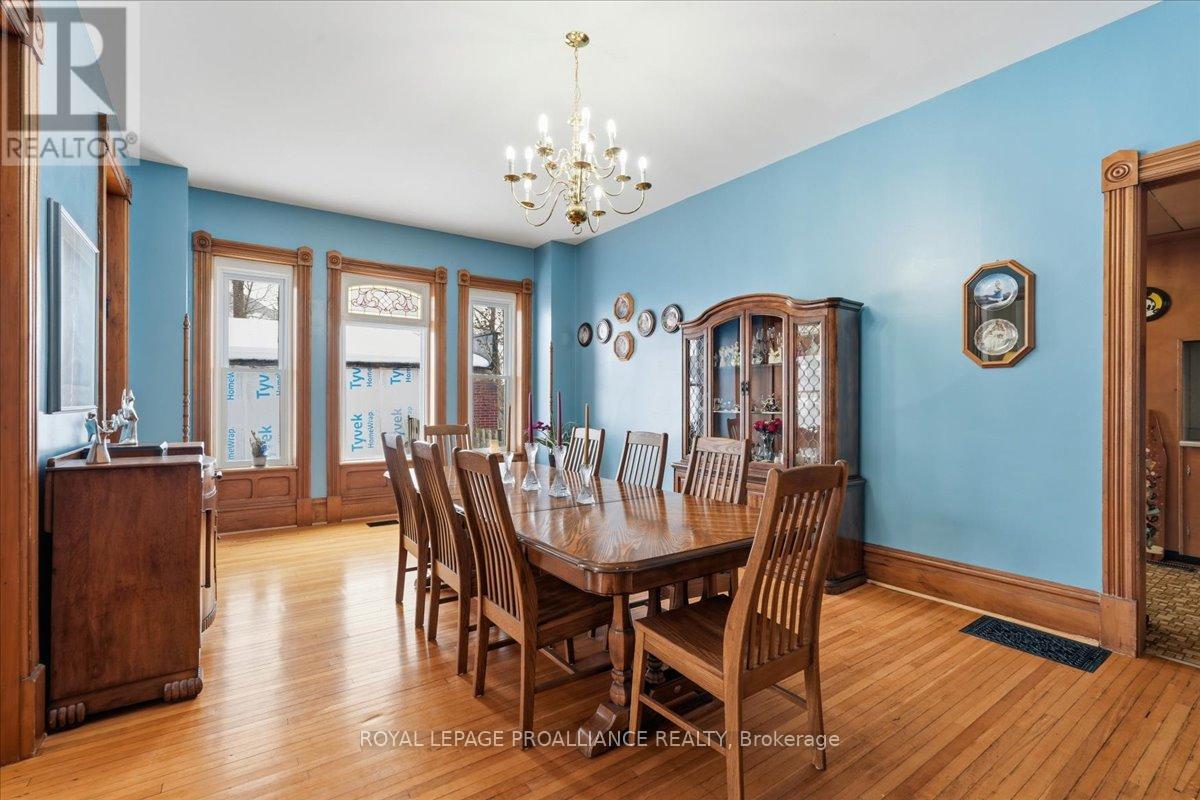 246 COLBORNE STREET - 11