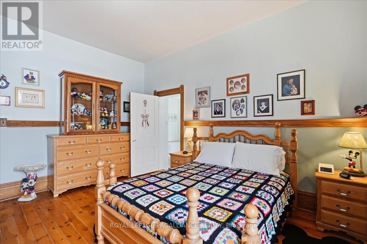 246 COLBORNE STREET - 33